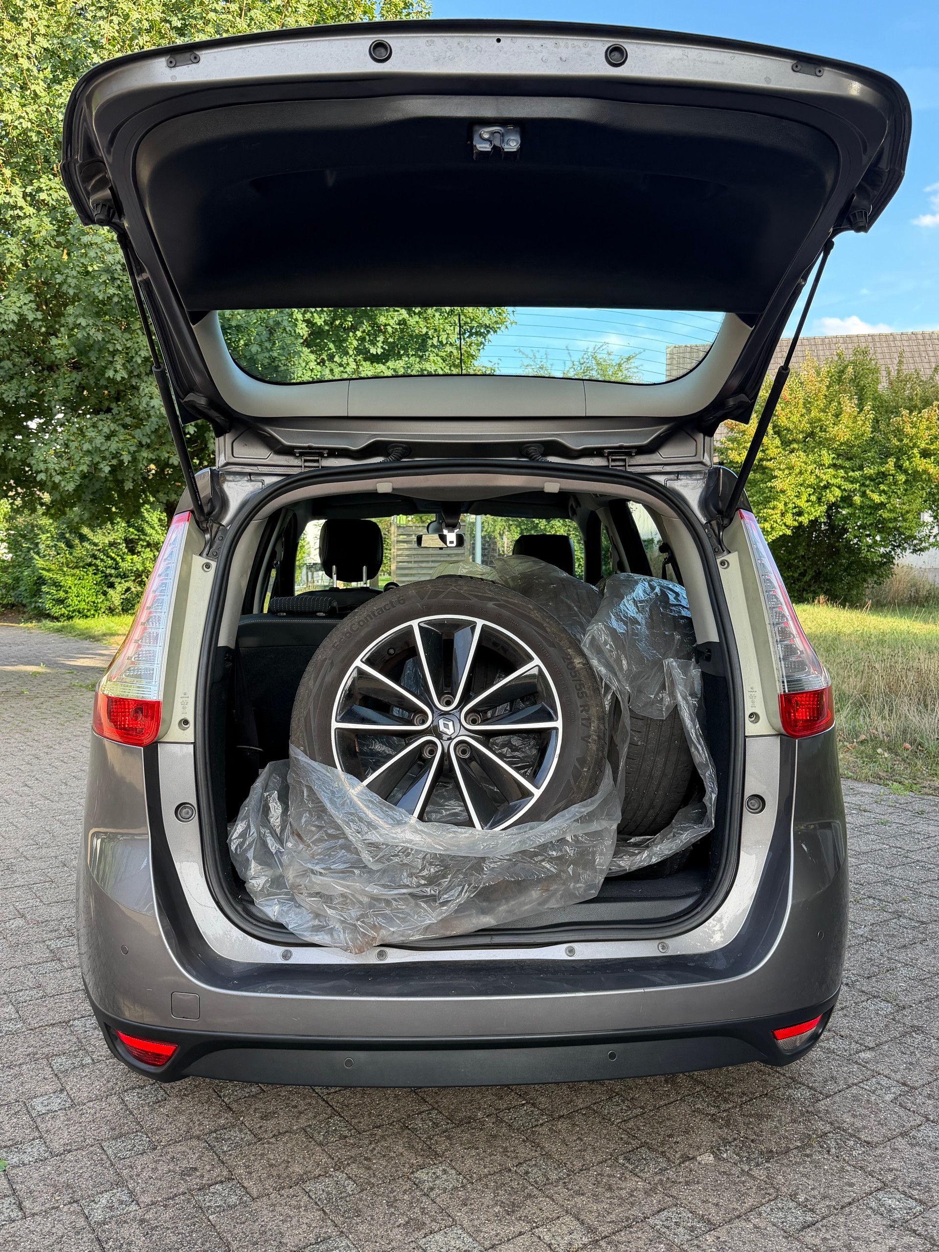 RENAULT Grand Scénic 1.5 dCi Dynamique-image-6