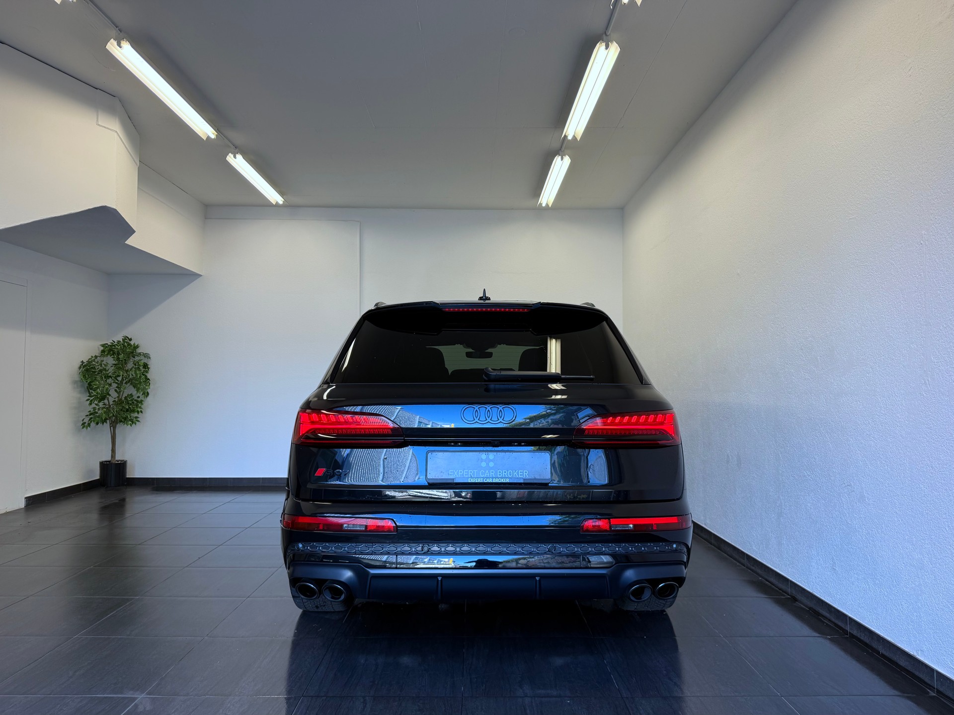 AUDI SQ7 TFSI quattro tiptronic 7-Plätzer "ALL BLACK"-image-10