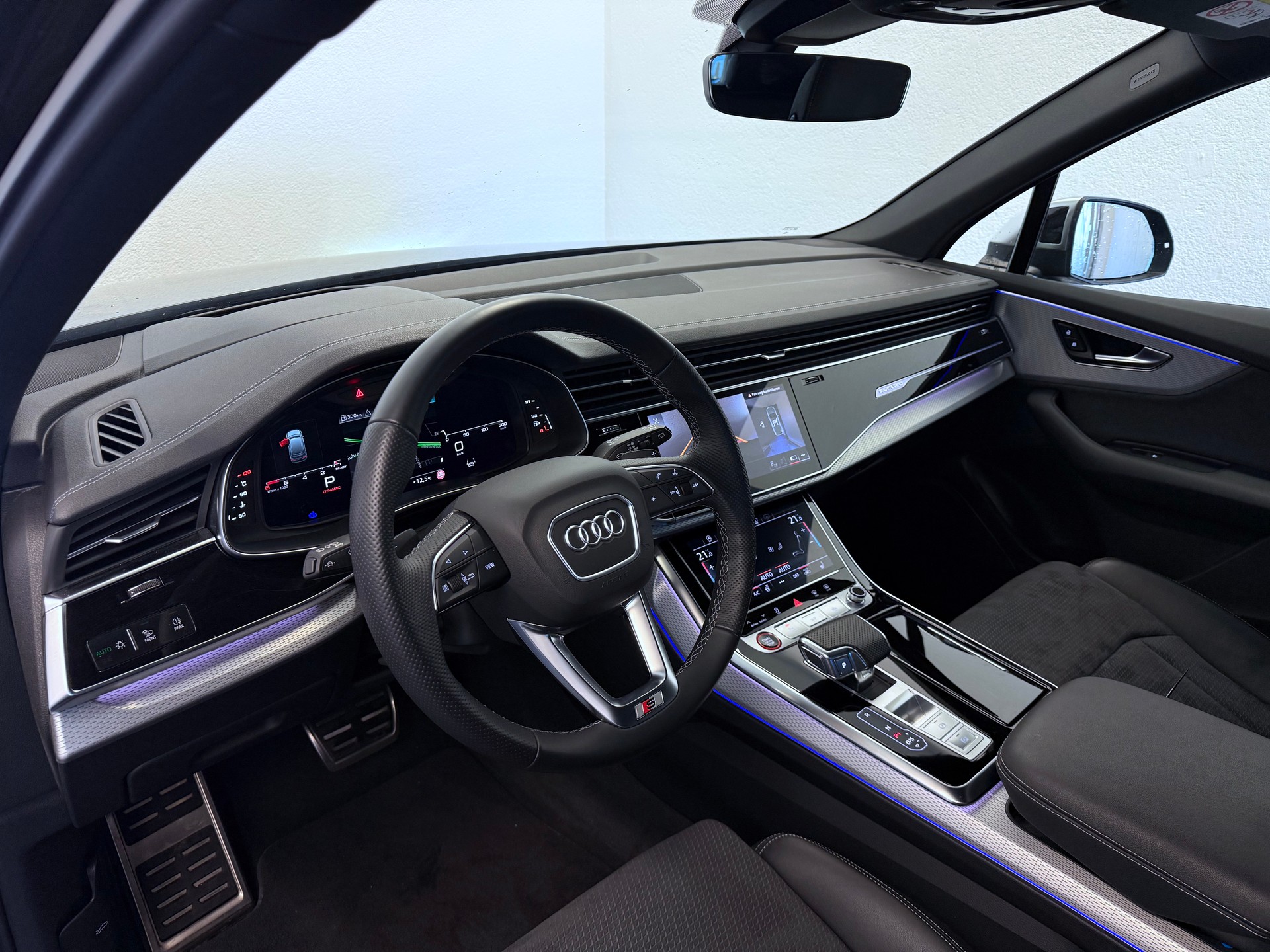 AUDI SQ7 TFSI quattro tiptronic 7-Plätzer "ALL BLACK"-image-15