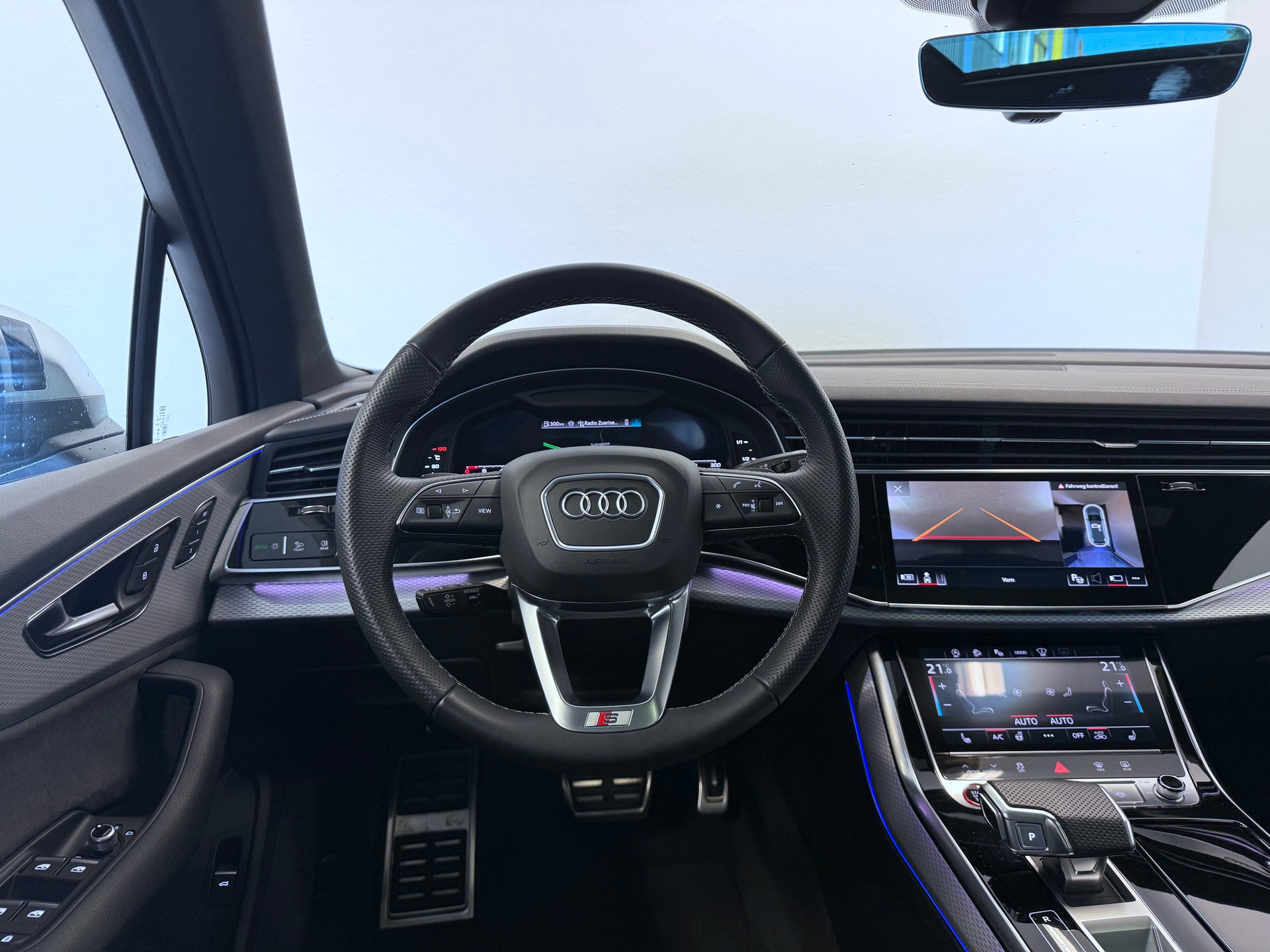 AUDI SQ7 TFSI quattro tiptronic 7-Plätzer "ALL BLACK"-image-14