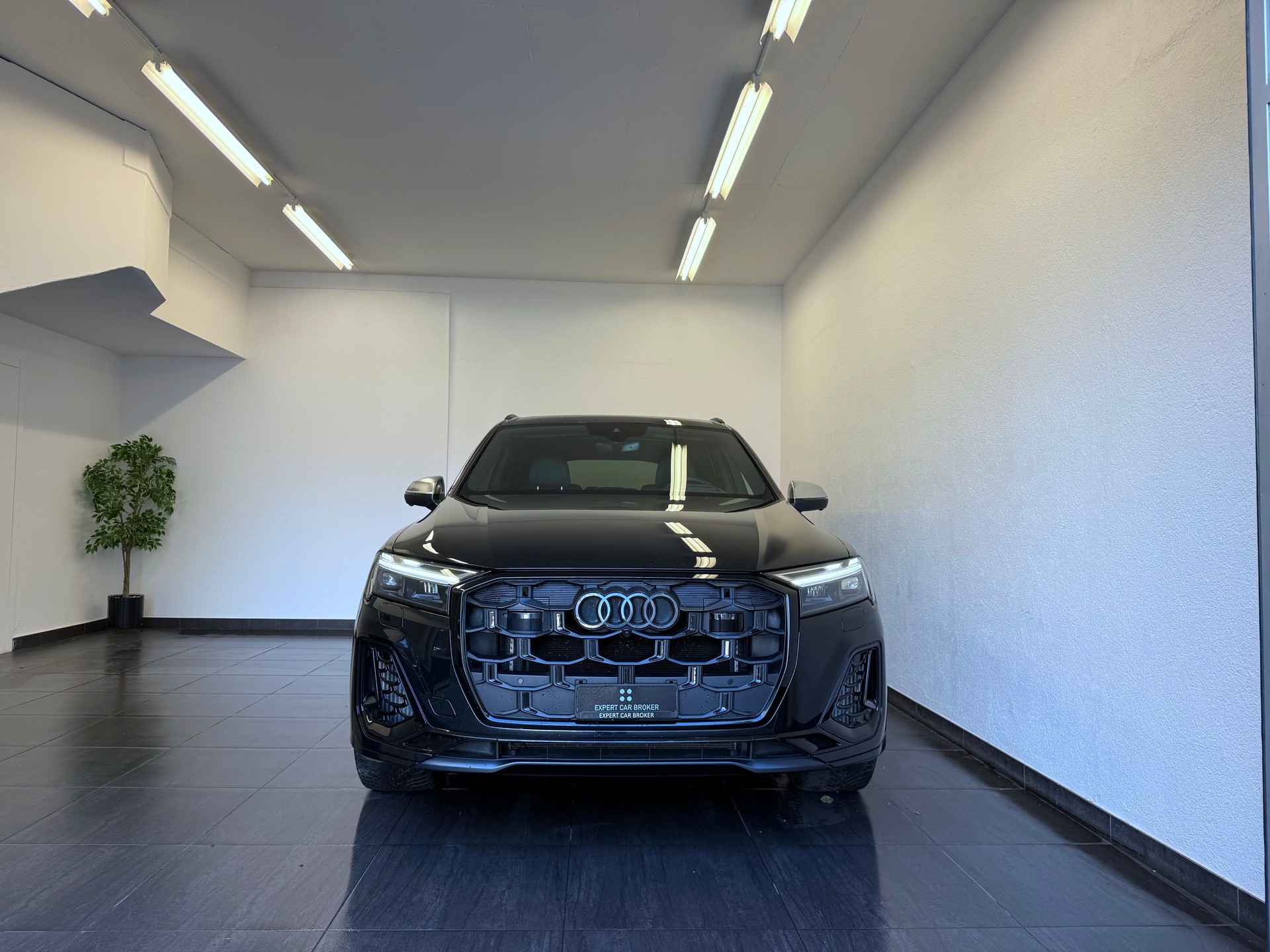 AUDI SQ7 TFSI quattro tiptronic 7-Plätzer "ALL BLACK"-image-3