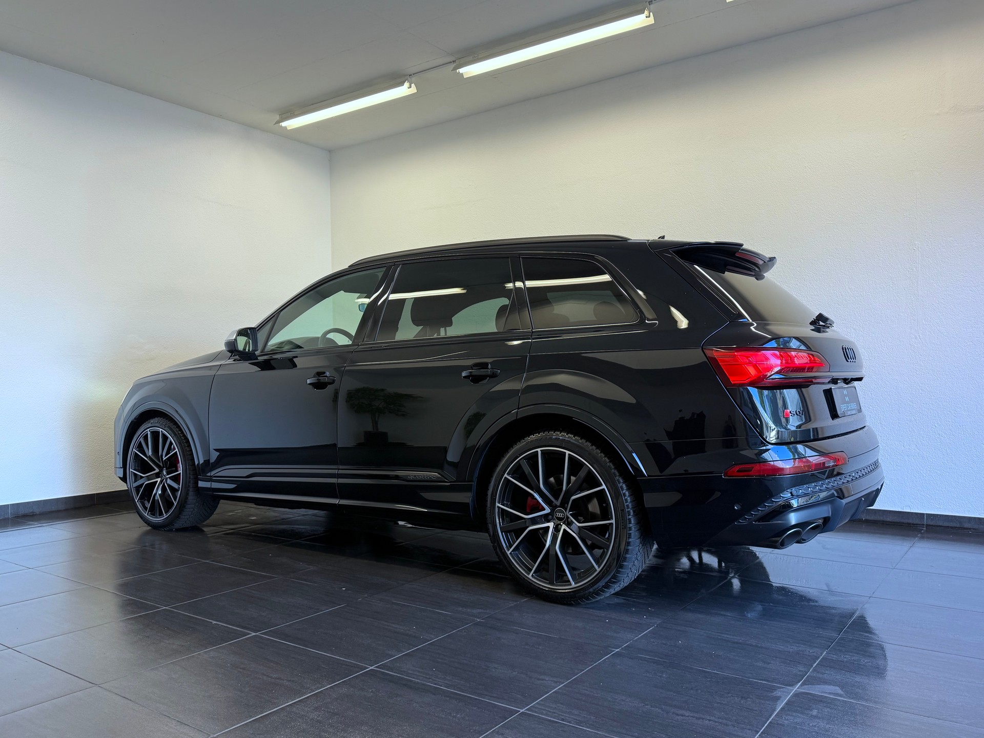 AUDI SQ7 TFSI quattro tiptronic 7-Plätzer "ALL BLACK"-image-8