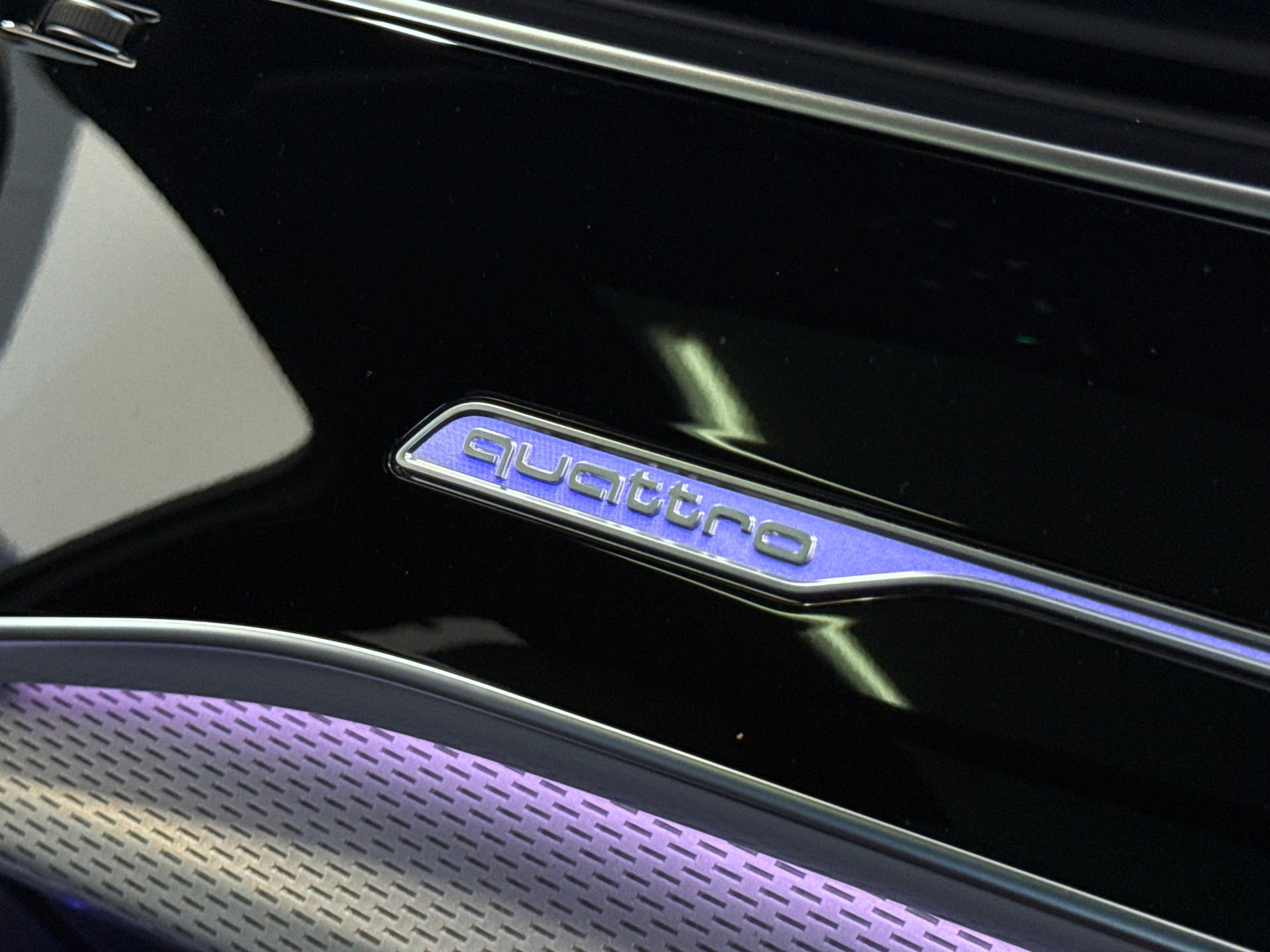 AUDI SQ7 TFSI quattro tiptronic 7-Plätzer "ALL BLACK"-image-31