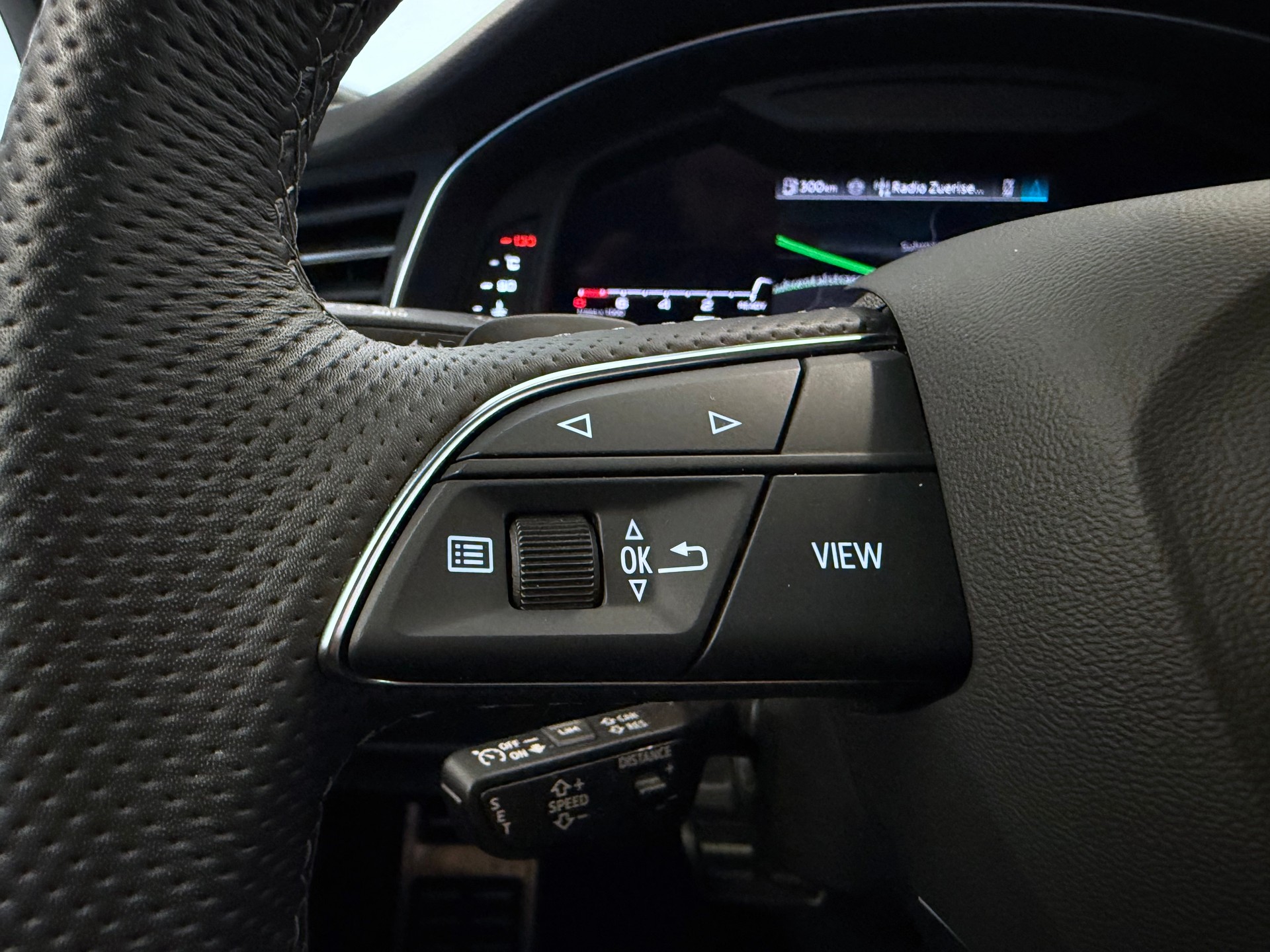 AUDI SQ7 TFSI quattro tiptronic 7-Plätzer "ALL BLACK"-image-24