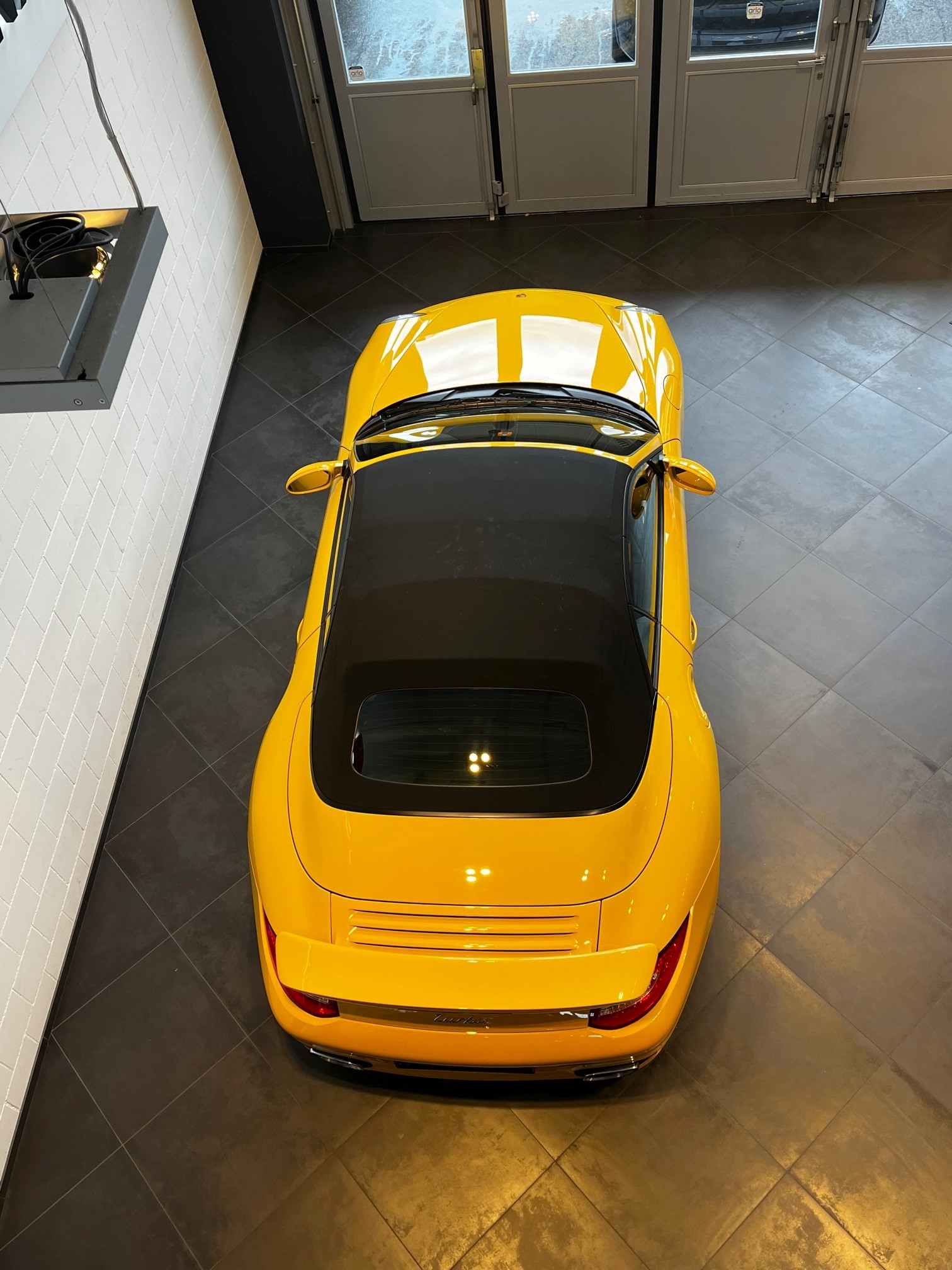 PORSCHE 911 Cabriolet 3.8 Turbo-image-15