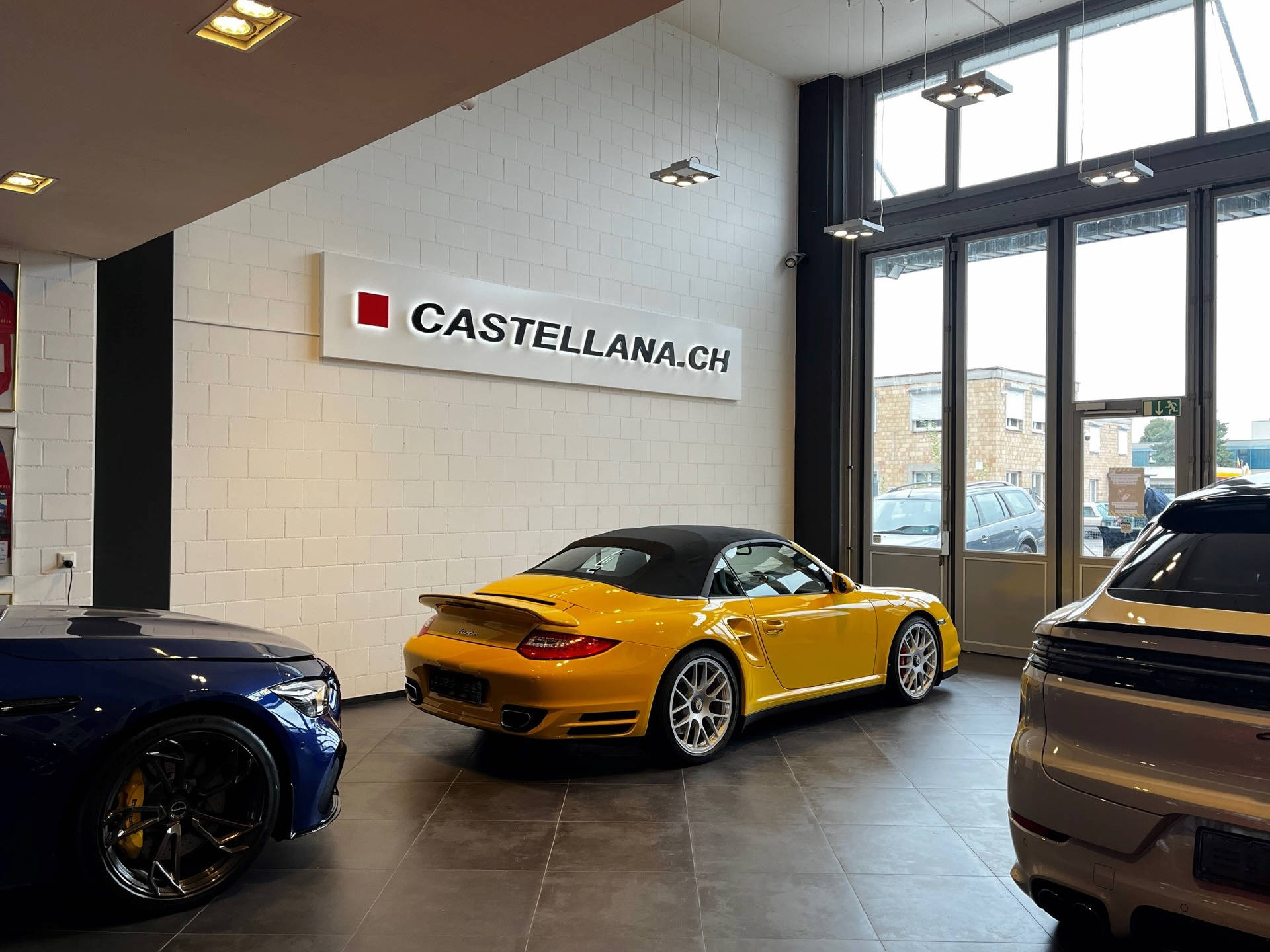 PORSCHE 911 Cabriolet 3.8 Turbo-image-9
