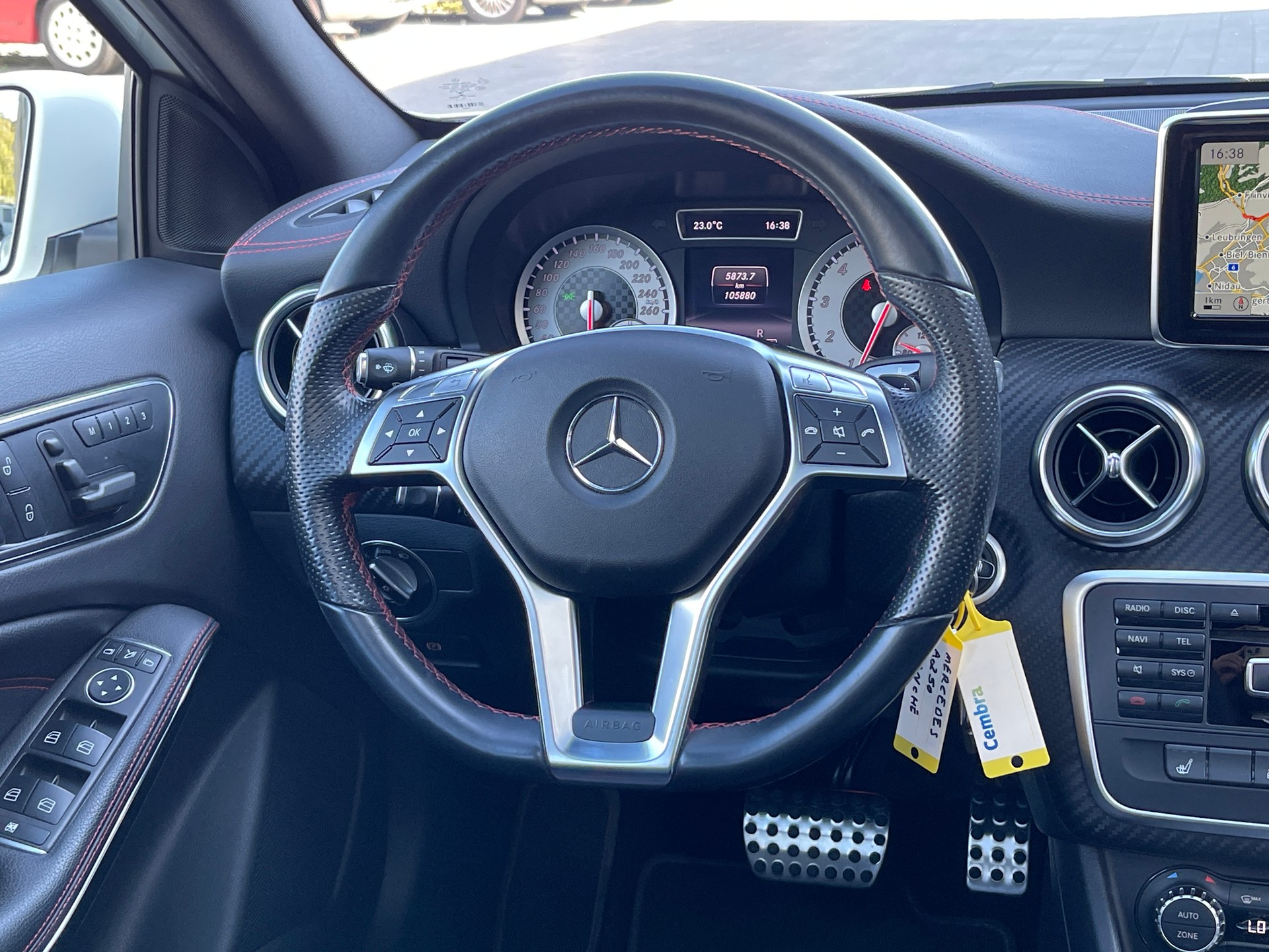 MERCEDES-BENZ A 250 AMG Line 4Matic 7G-DCT-image-8