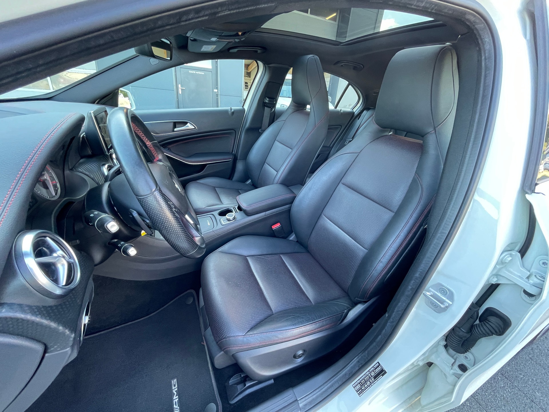 MERCEDES-BENZ A 250 AMG Line 4Matic 7G-DCT-image-10