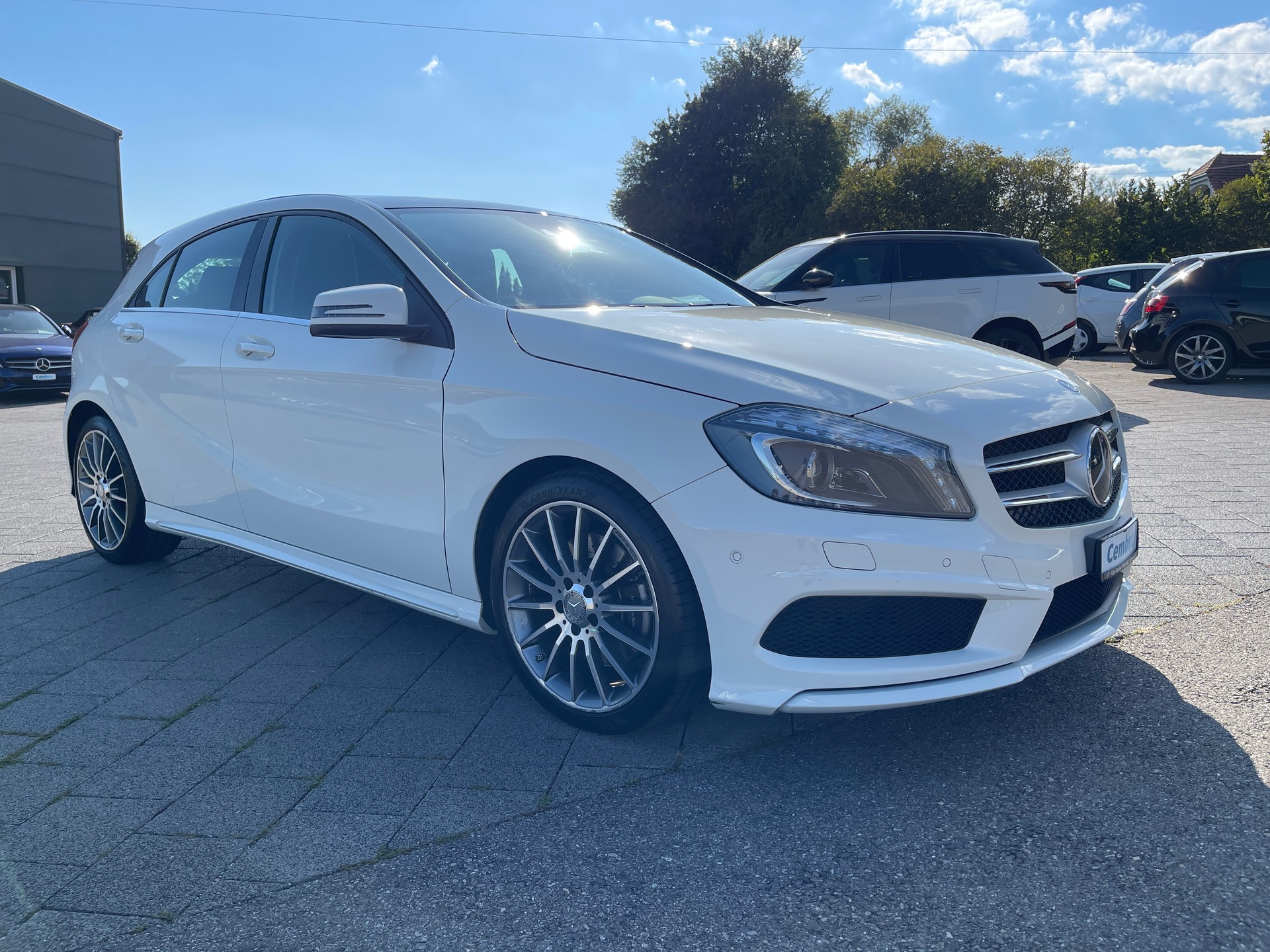 MERCEDES-BENZ A 250 AMG Line 4Matic 7G-DCT-image-4