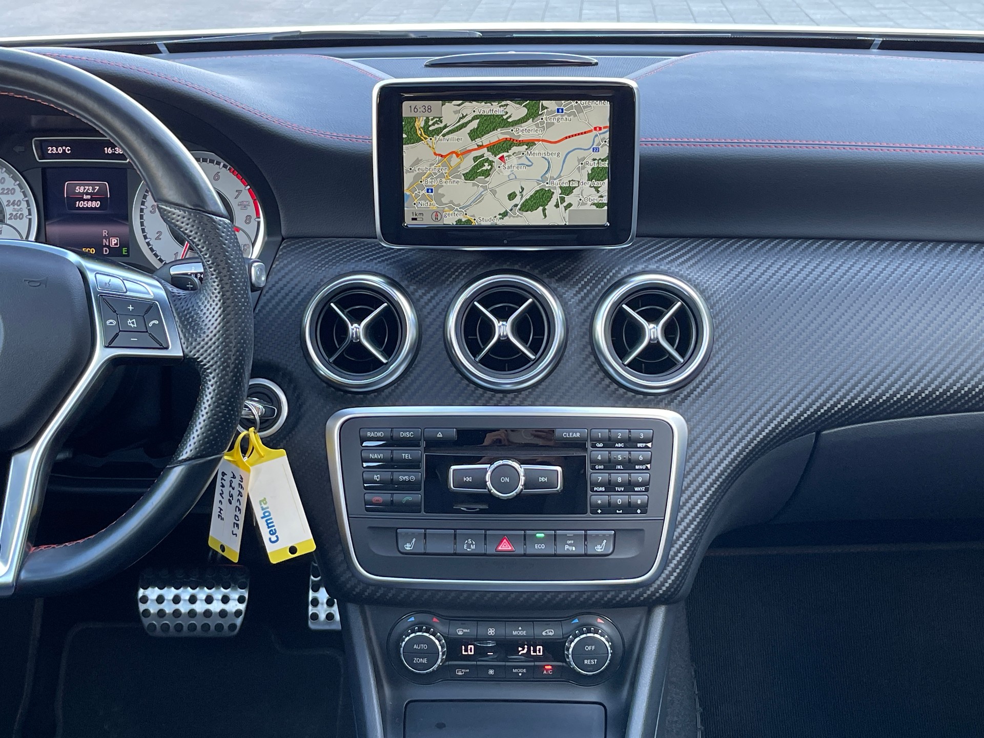 MERCEDES-BENZ A 250 AMG Line 4Matic 7G-DCT-image-9
