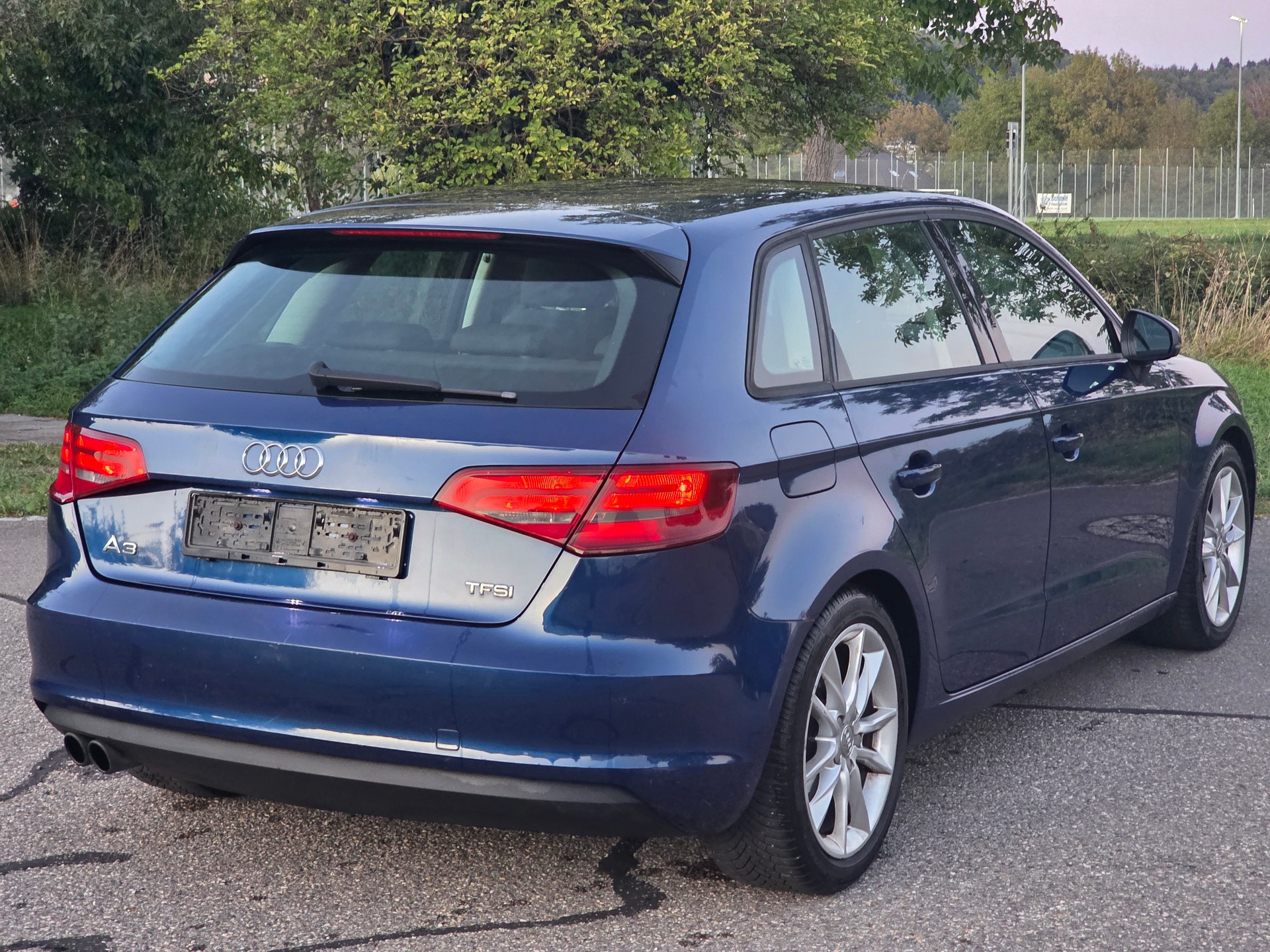 AUDI A3 Sportback 1.8 TFSI Ambition-image-3