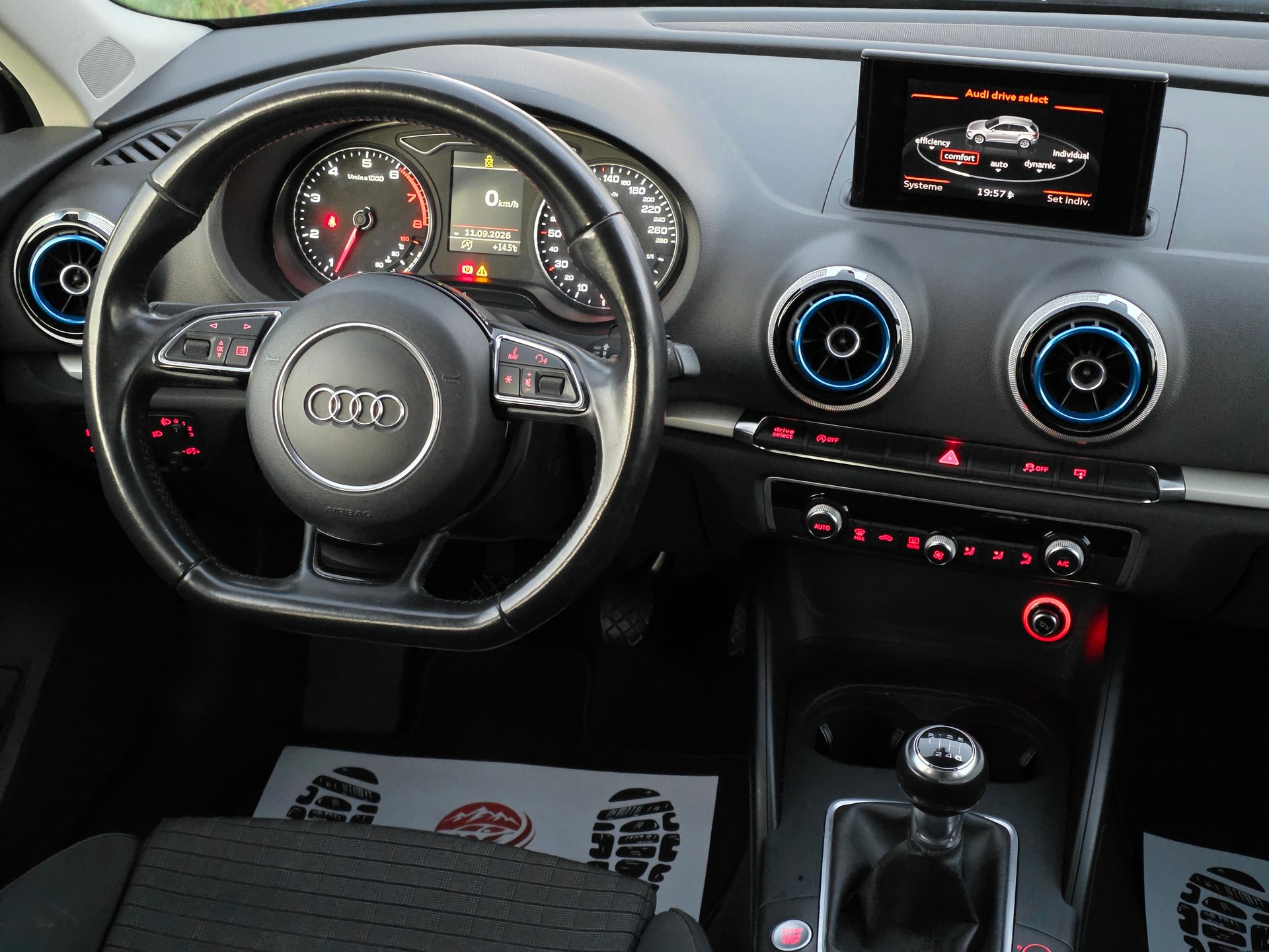 AUDI A3 Sportback 1.8 TFSI Ambition-image-7