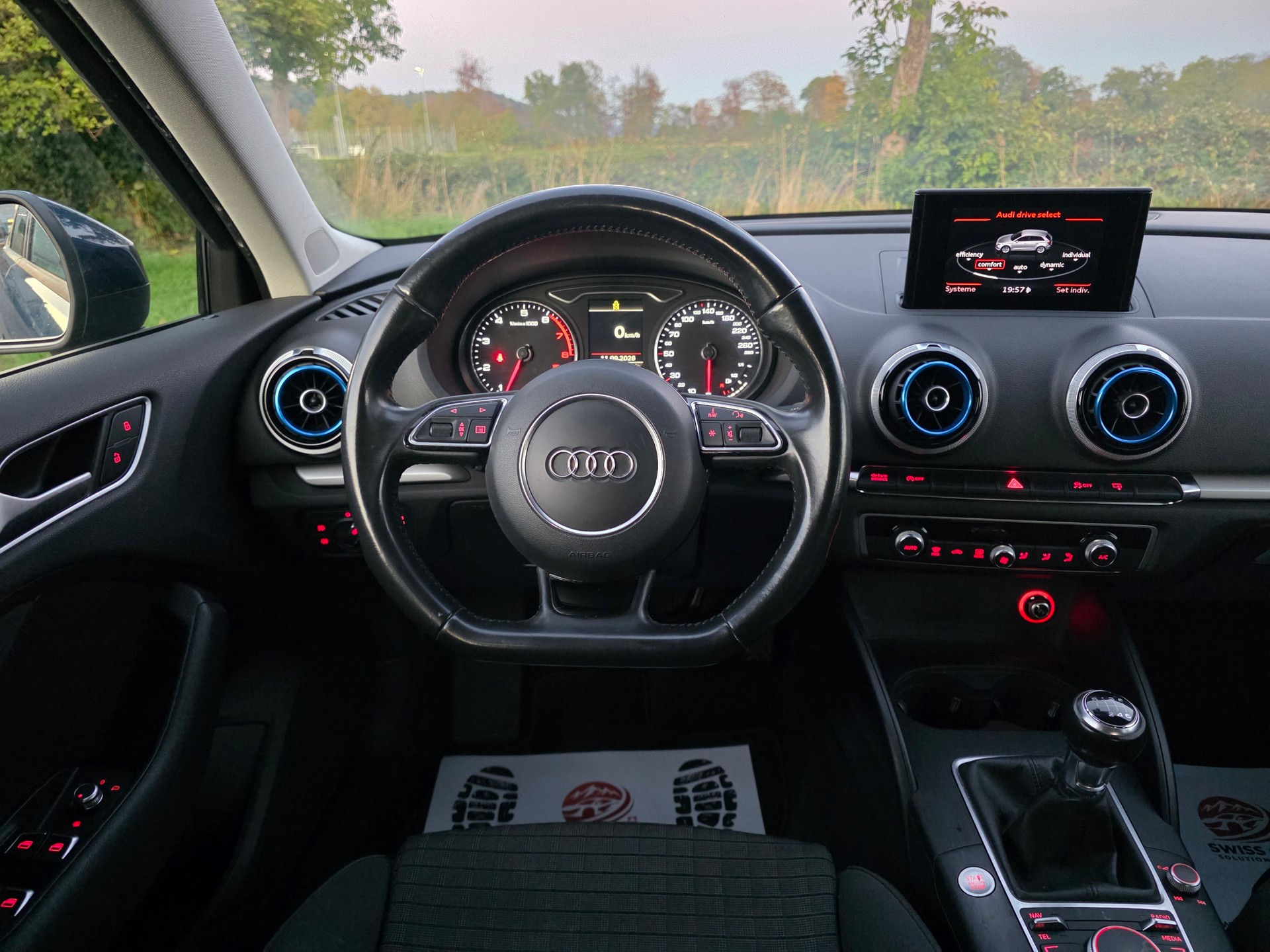 AUDI A3 Sportback 1.8 TFSI Ambition-image-8