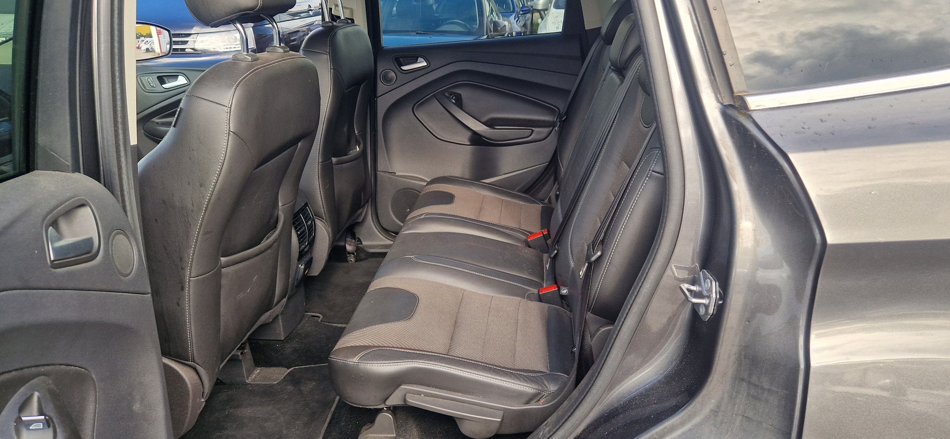 FORD Kuga 2.0 TDCi Titanium 4WD PowerShift-image-6