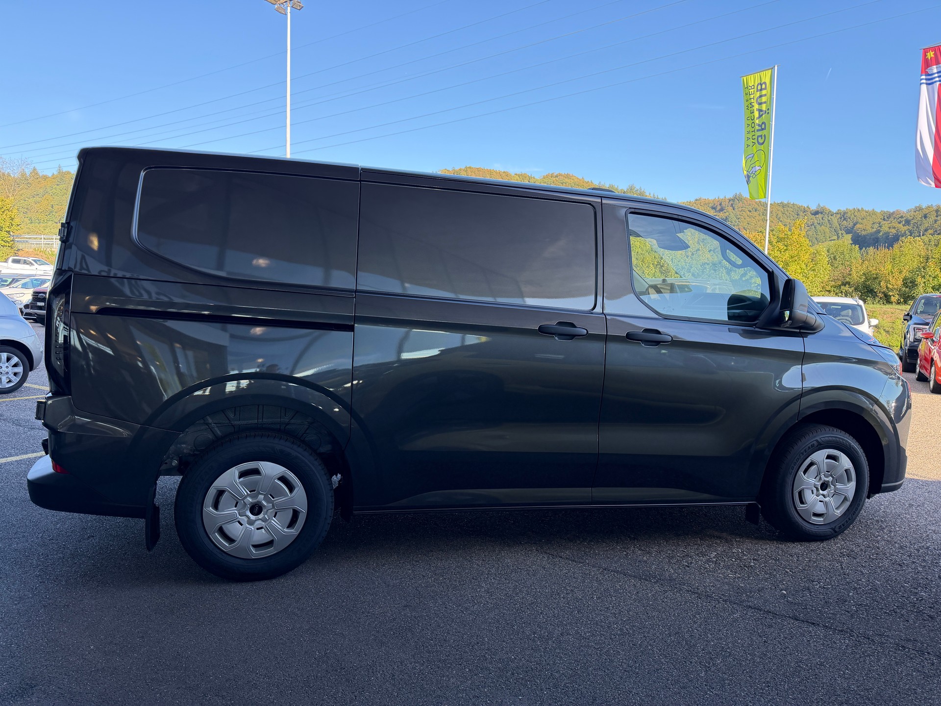 FORD Transit Custom Van PHEV 320 L1H1 Trend Automat-image-8