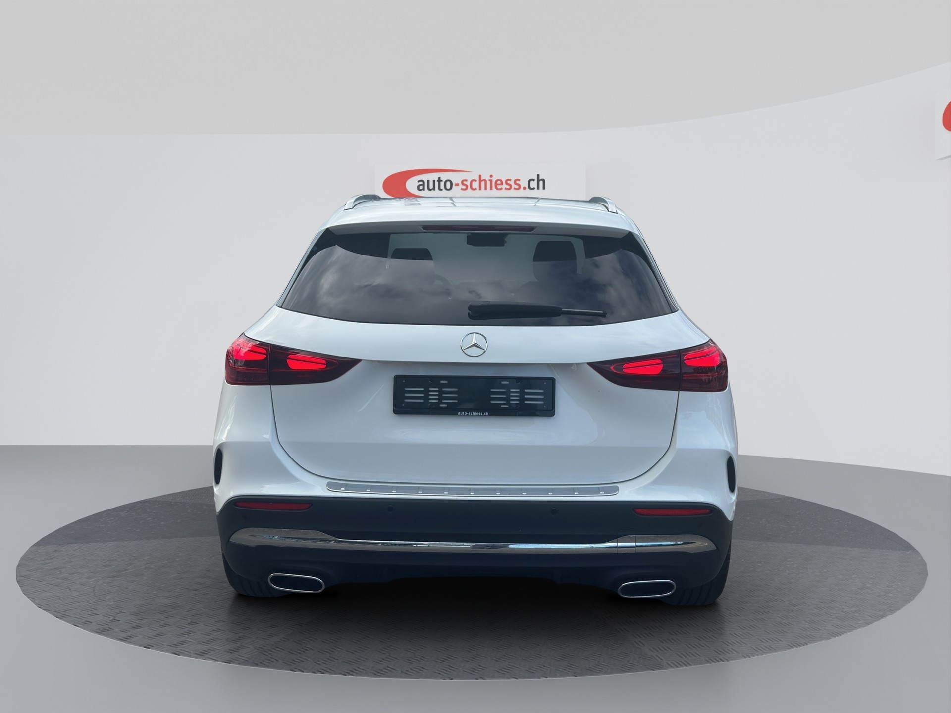 MERCEDES-BENZ GLA 200 AMG Line 7G-DCT-image-3
