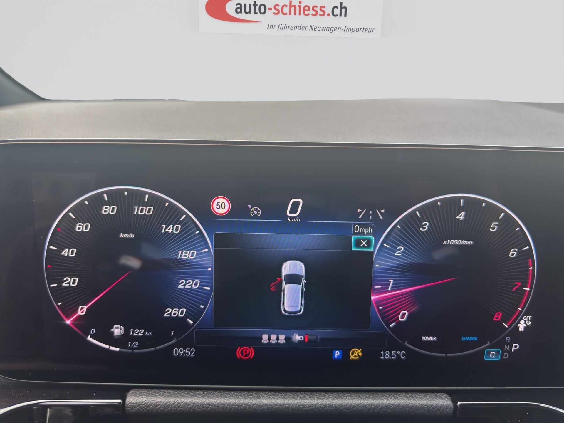 MERCEDES-BENZ GLA 200 AMG Line 7G-DCT-image-10