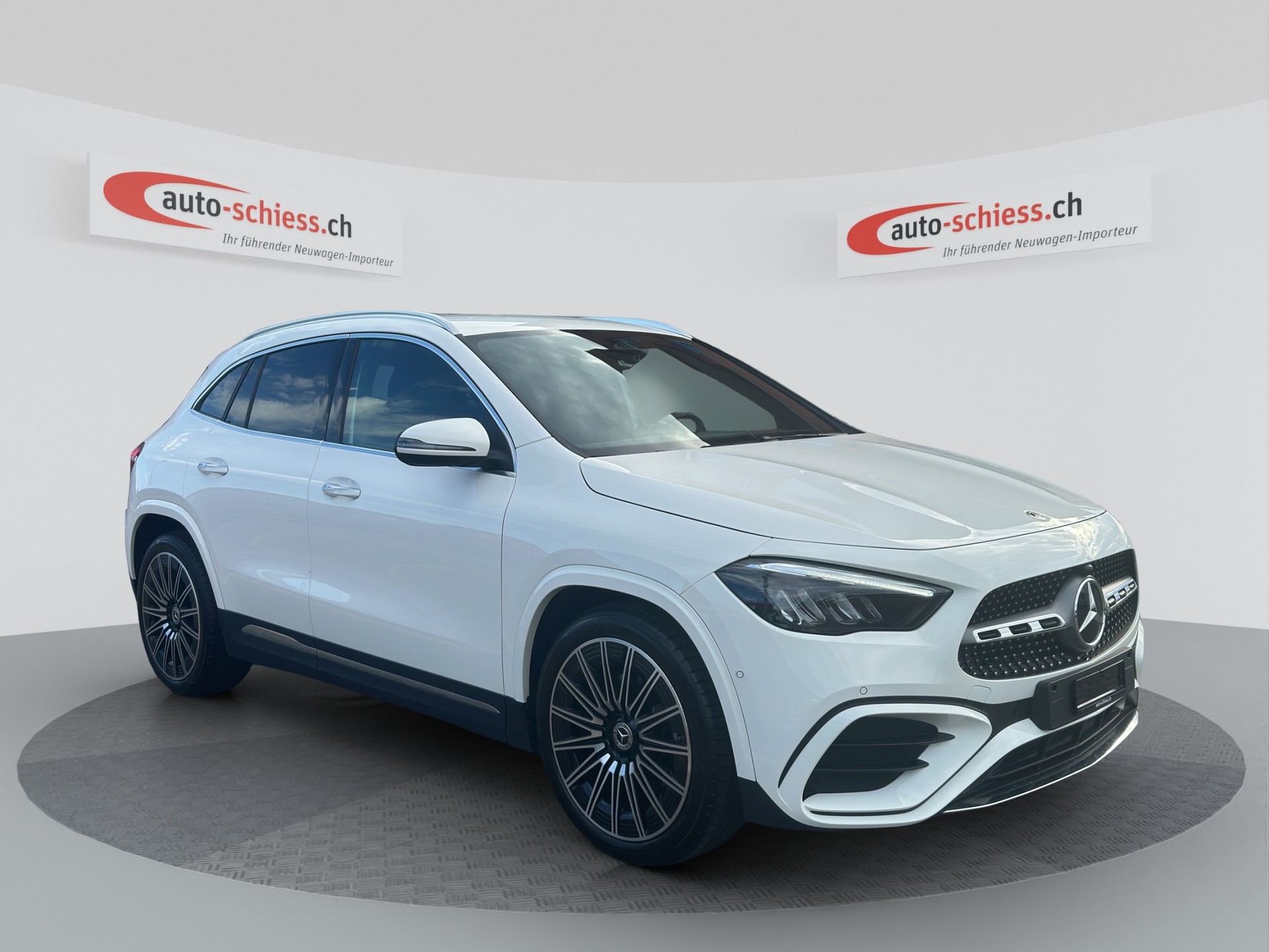 MERCEDES-BENZ GLA 200 AMG Line 7G-DCT-image-0