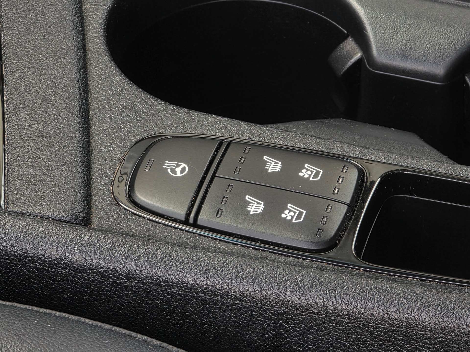 KIA Niro 1.6GDi Hybrid Style DCT * CH-Fahrzeug * Ab MFK * Vollausstattung *-image-12