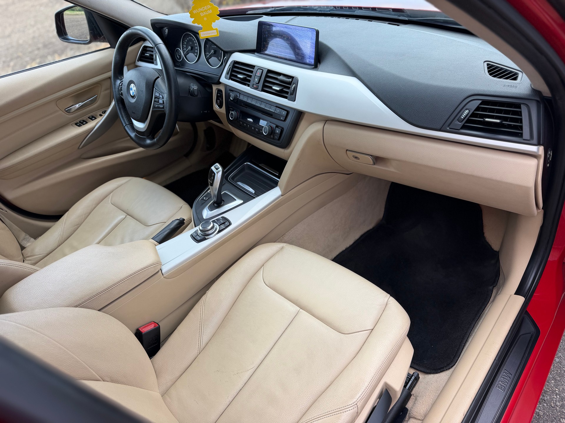 BMW 320d xDrive Steptronic-image-13