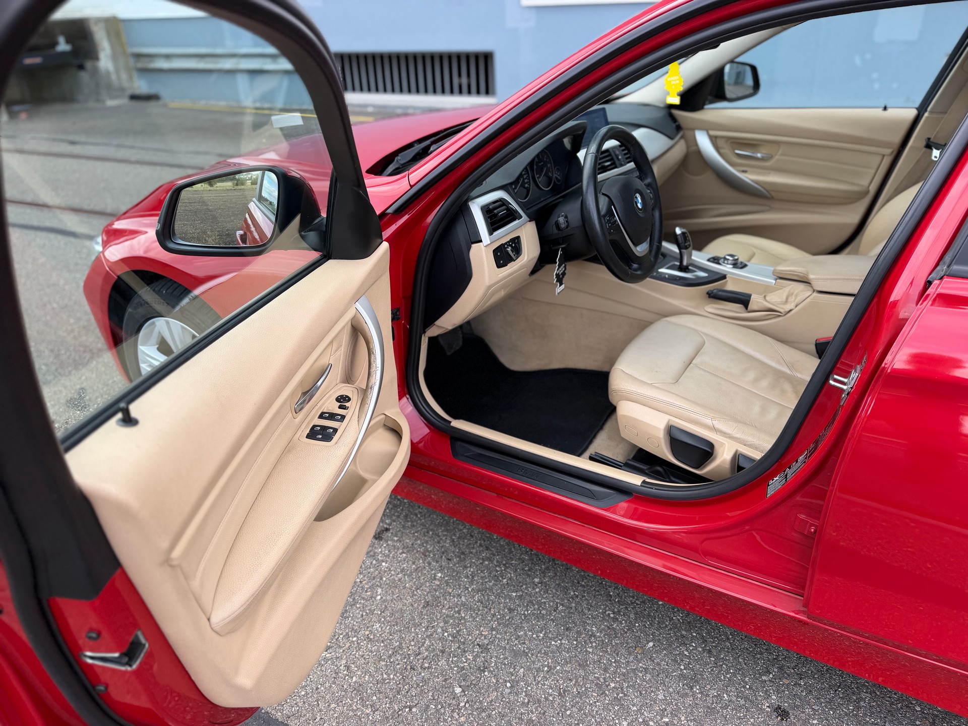 BMW 320d xDrive Steptronic-image-14