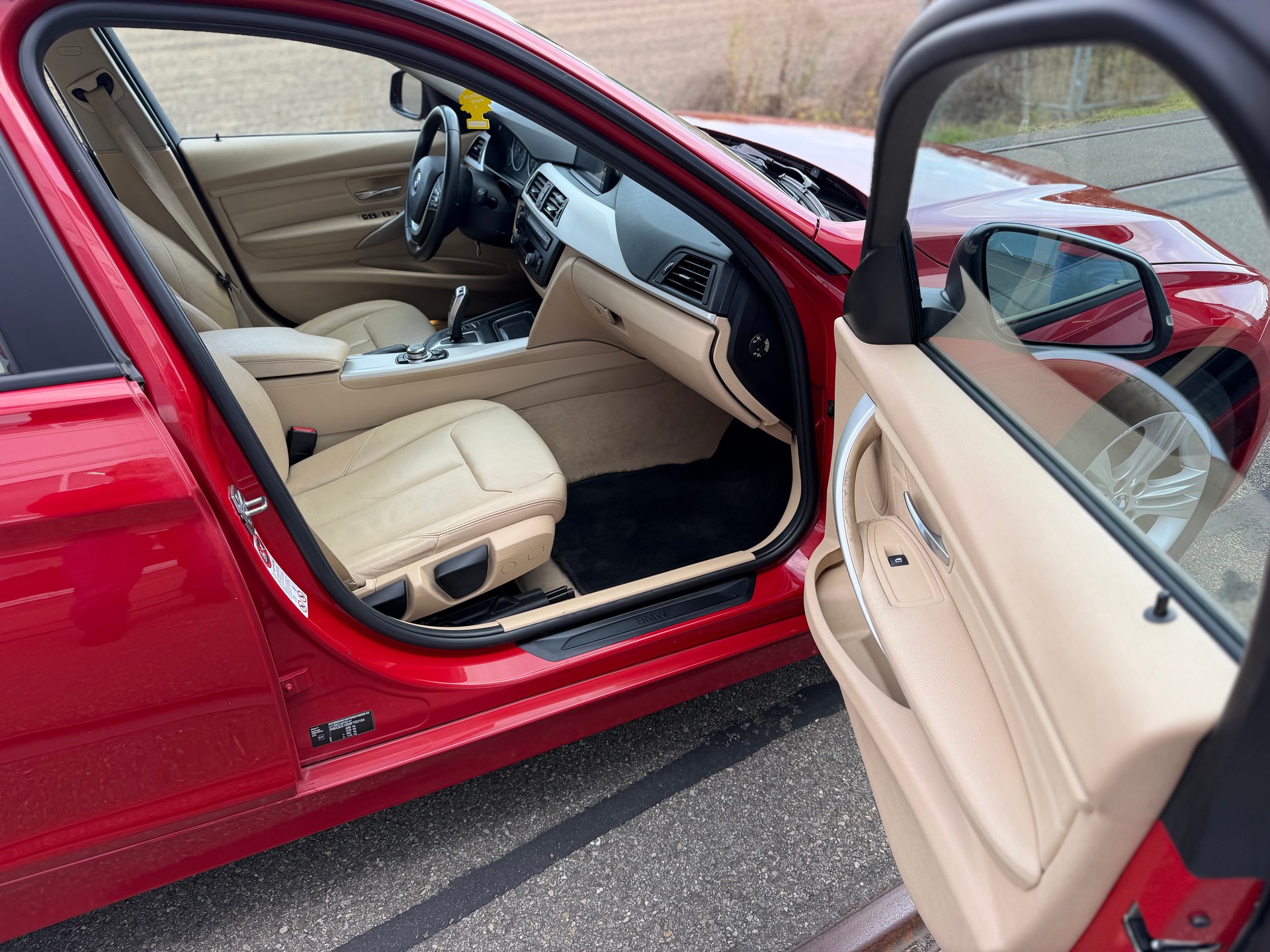 BMW 320d xDrive Steptronic-image-11