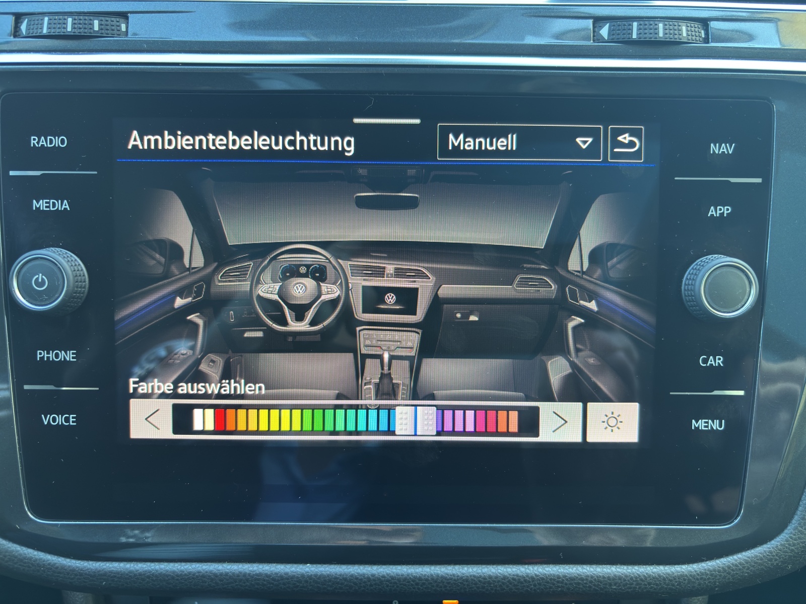VW Tiguan Allspace 2.0TSI Elegance 4Motion DSG mit AHK & Panorama-Ausstell-/Schiebedach-image-24