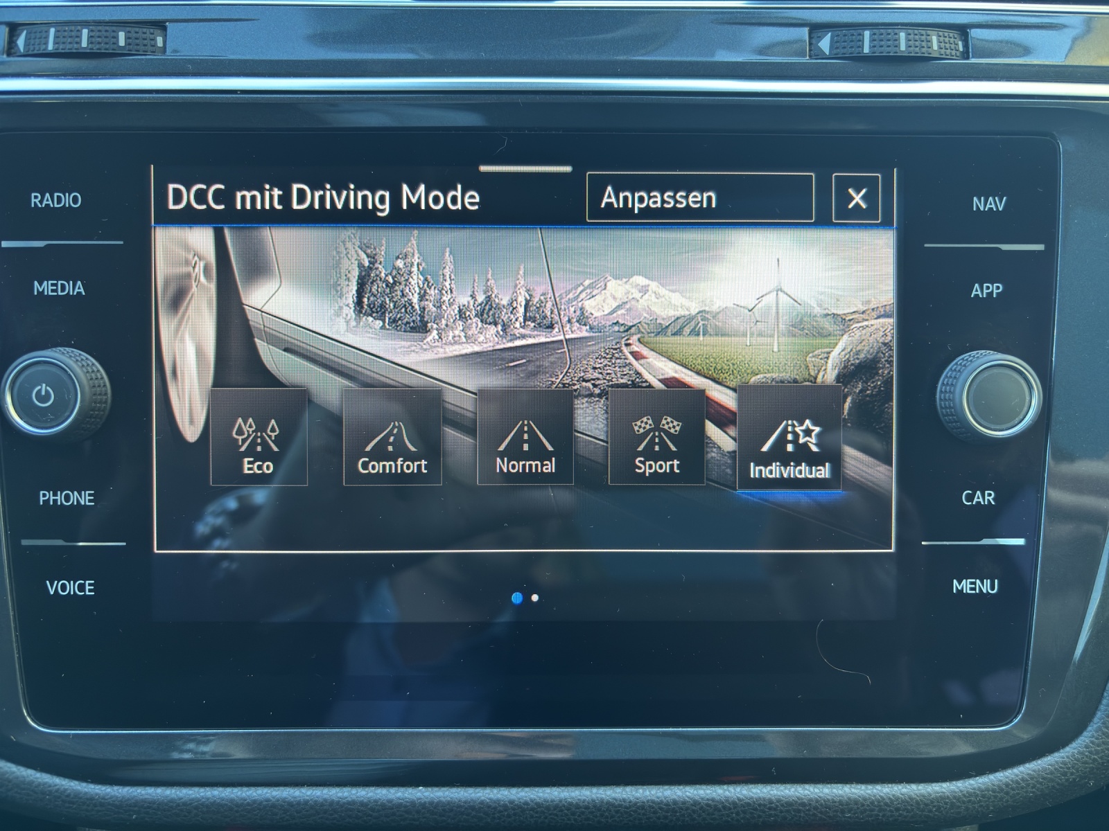 VW Tiguan Allspace 2.0TSI Elegance 4Motion DSG mit AHK & Panorama-Ausstell-/Schiebedach-image-20