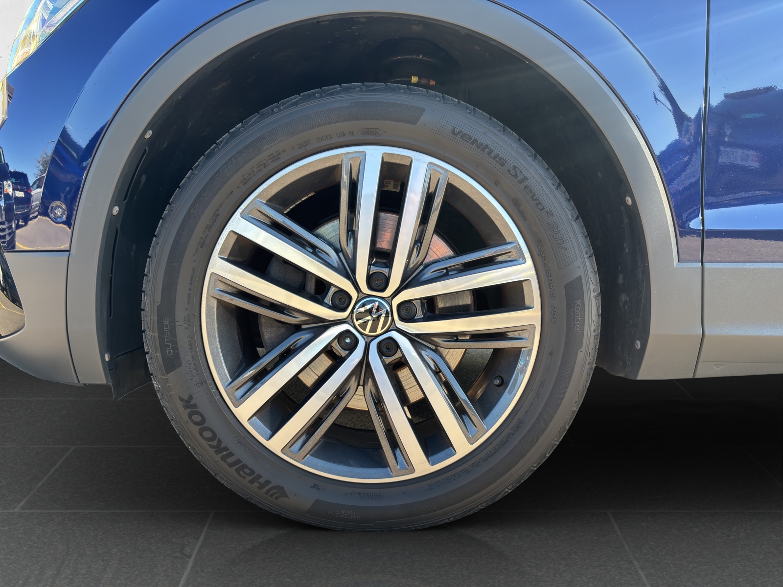 VW Tiguan Allspace 2.0TSI Elegance 4Motion DSG mit AHK & Panorama-Ausstell-/Schiebedach-image-11