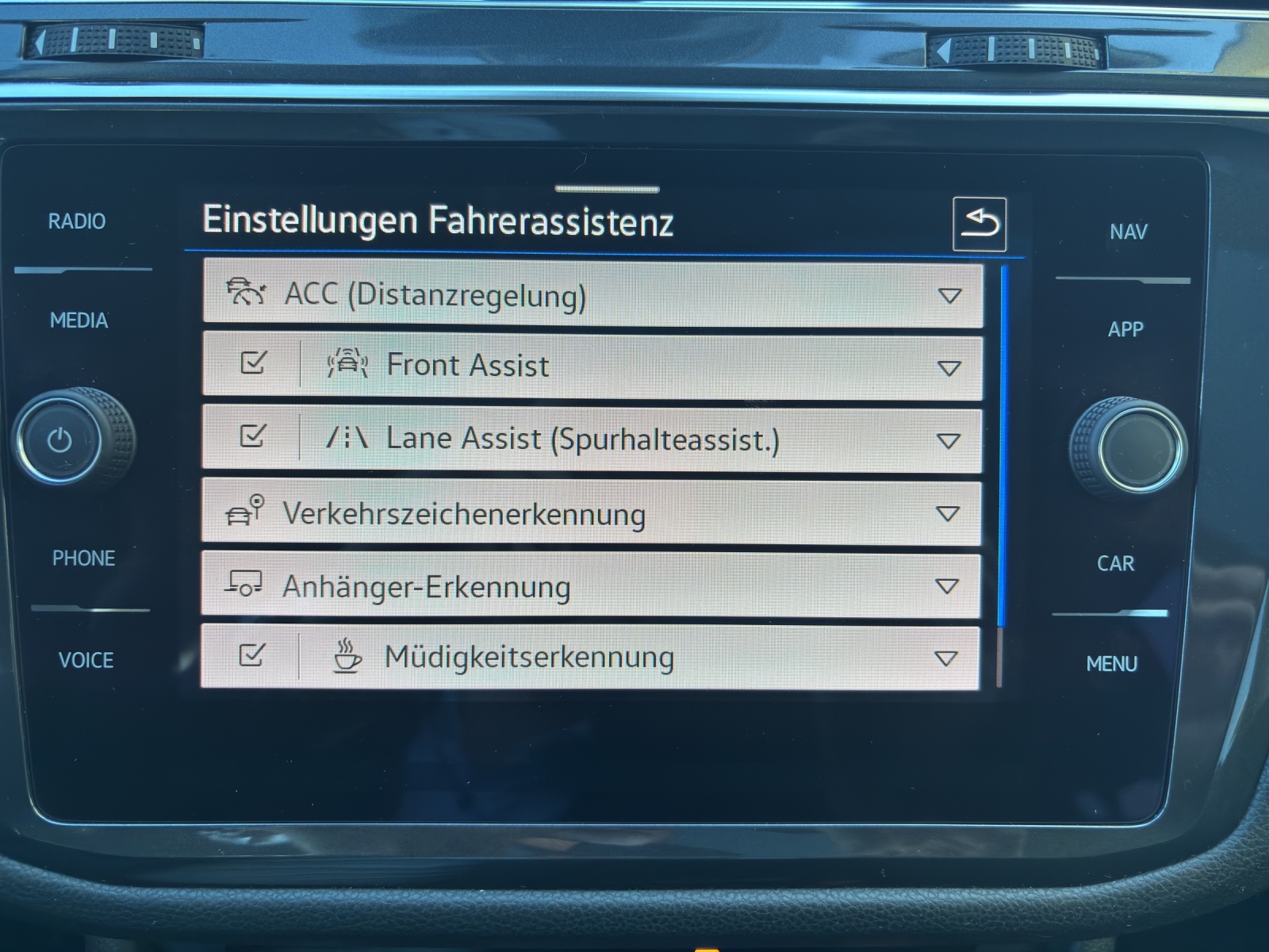 VW Tiguan Allspace 2.0TSI Elegance 4Motion DSG mit AHK & Panorama-Ausstell-/Schiebedach-image-25