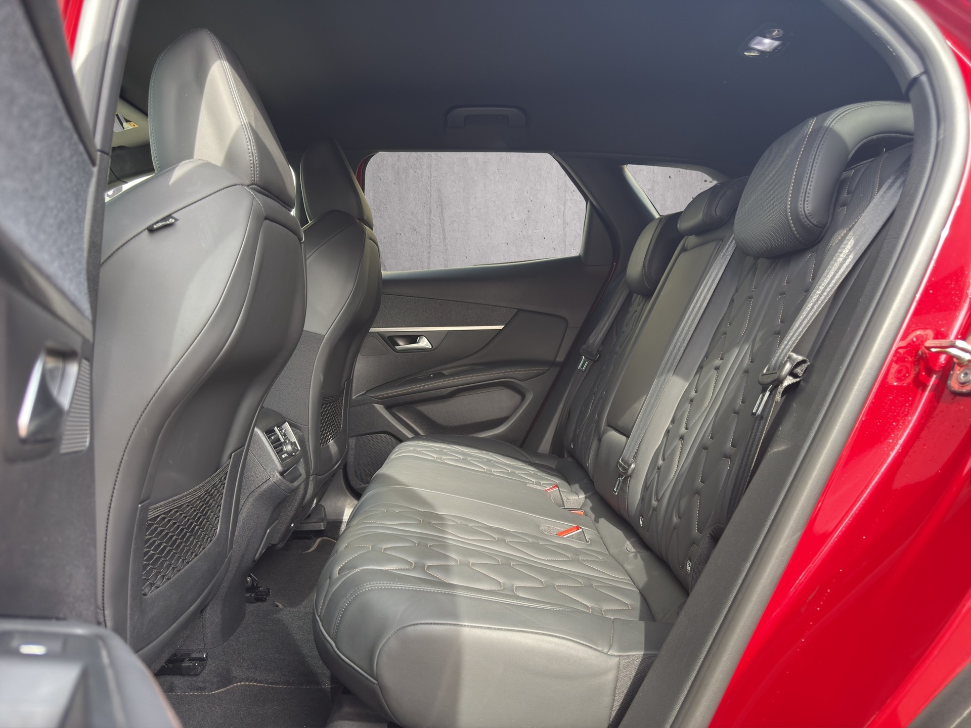 PEUGEOT 3008 1.6 THP Allure-image-15
