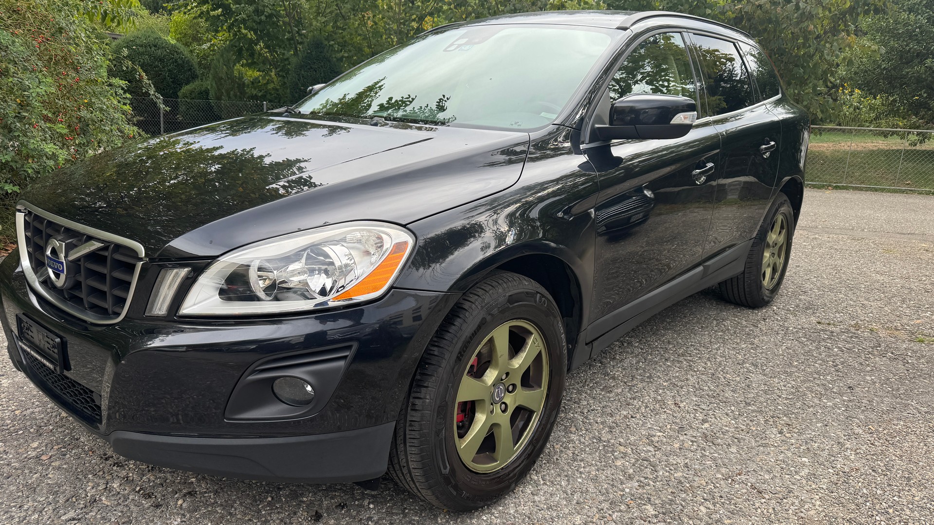 VOLVO XC60 D5 AWD Momentum-image-0