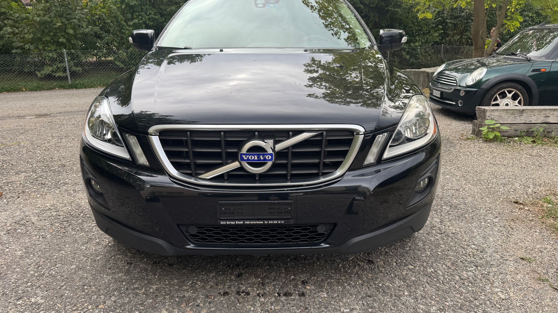 VOLVO XC60 D5 AWD Momentum-image-2