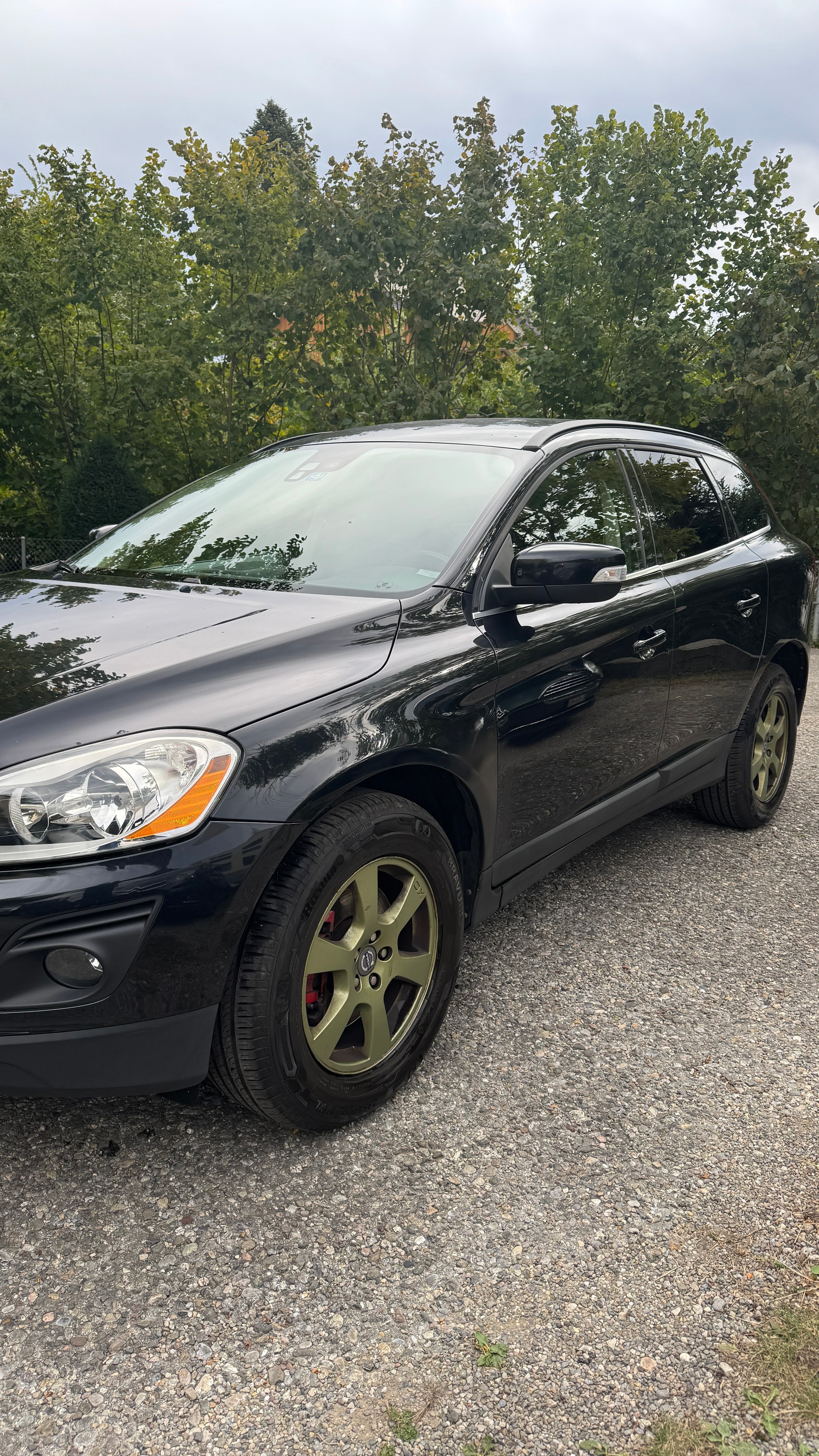 VOLVO XC60 D5 AWD Momentum-image-1