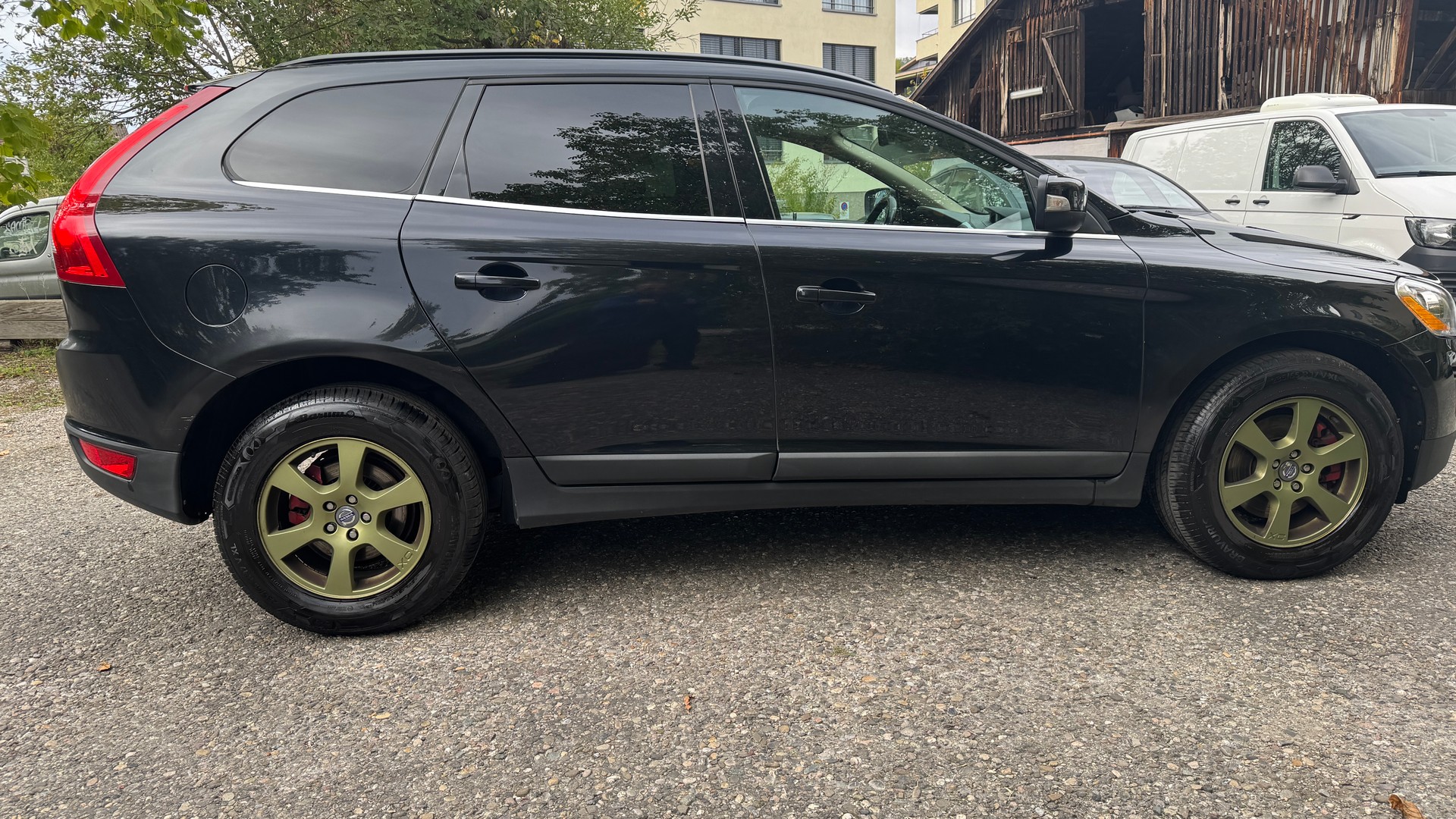 VOLVO XC60 D5 AWD Momentum-image-5