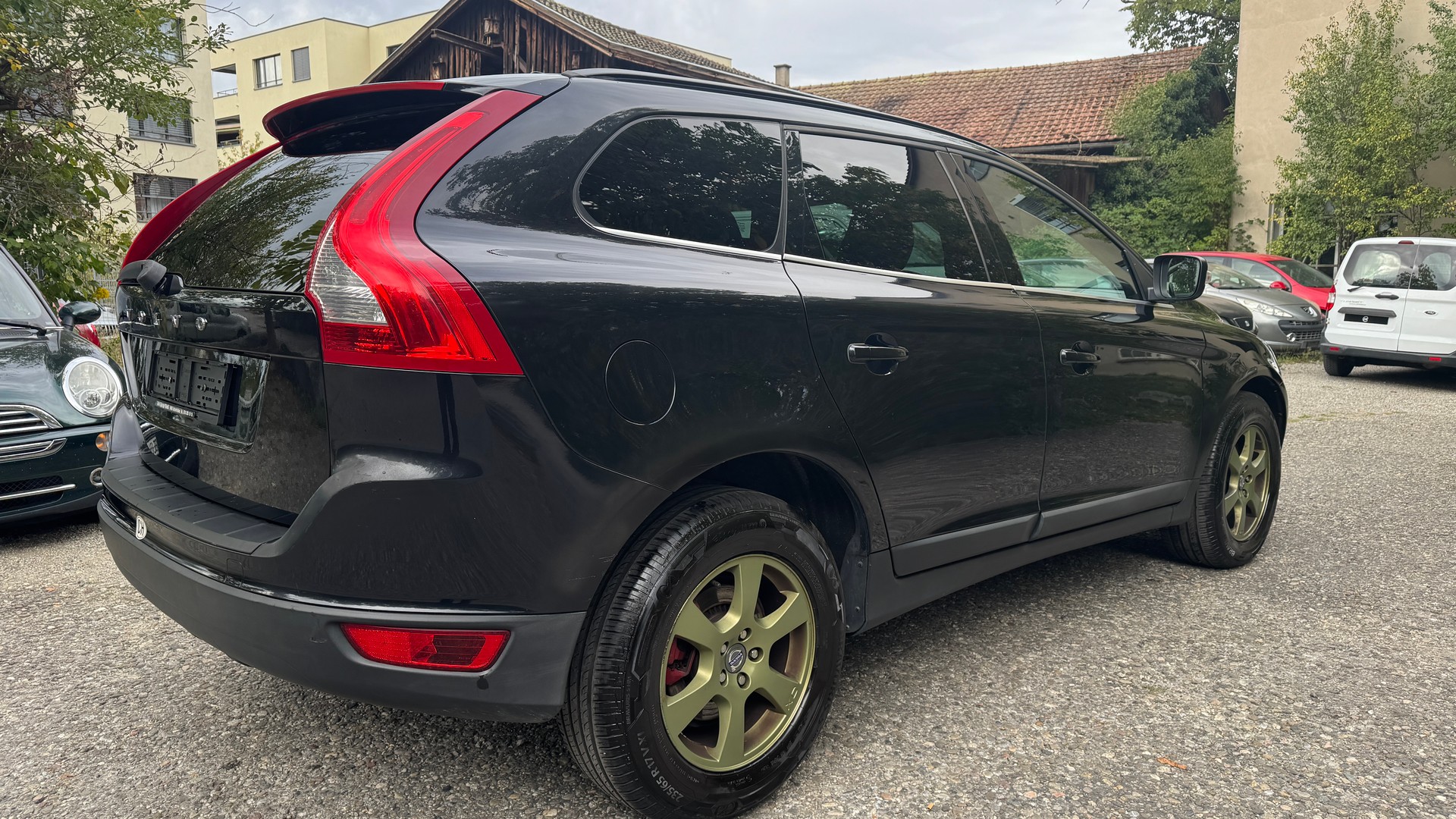VOLVO XC60 D5 AWD Momentum-image-6