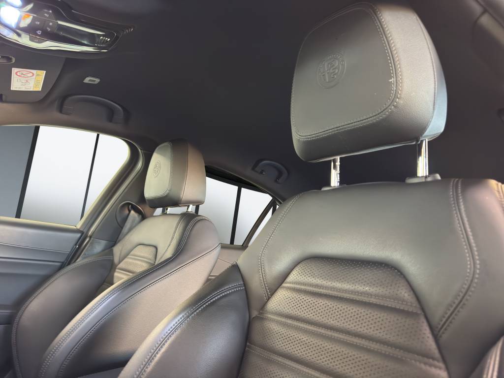 ALFA ROMEO Giulia 2.0 Veloce Premium Q4-image-9