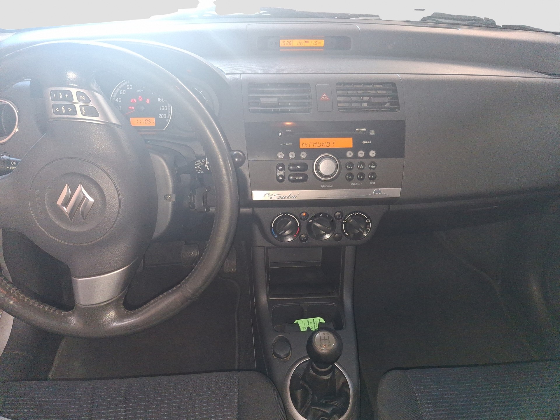 SUZUKI Swift 1.3i 16V GL Top Piz Sulai LE 4x4-image-8
