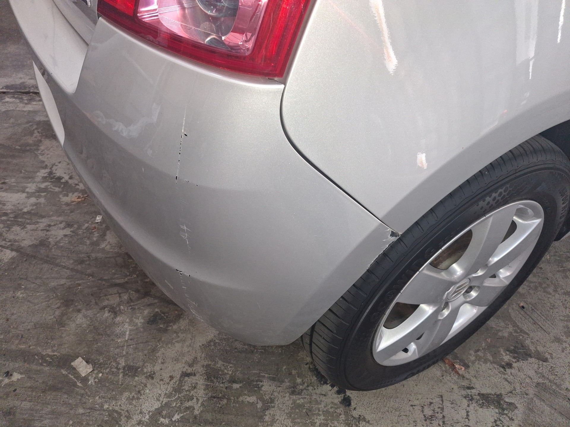 SUZUKI Swift 1.3i 16V GL Top Piz Sulai LE 4x4-image-11