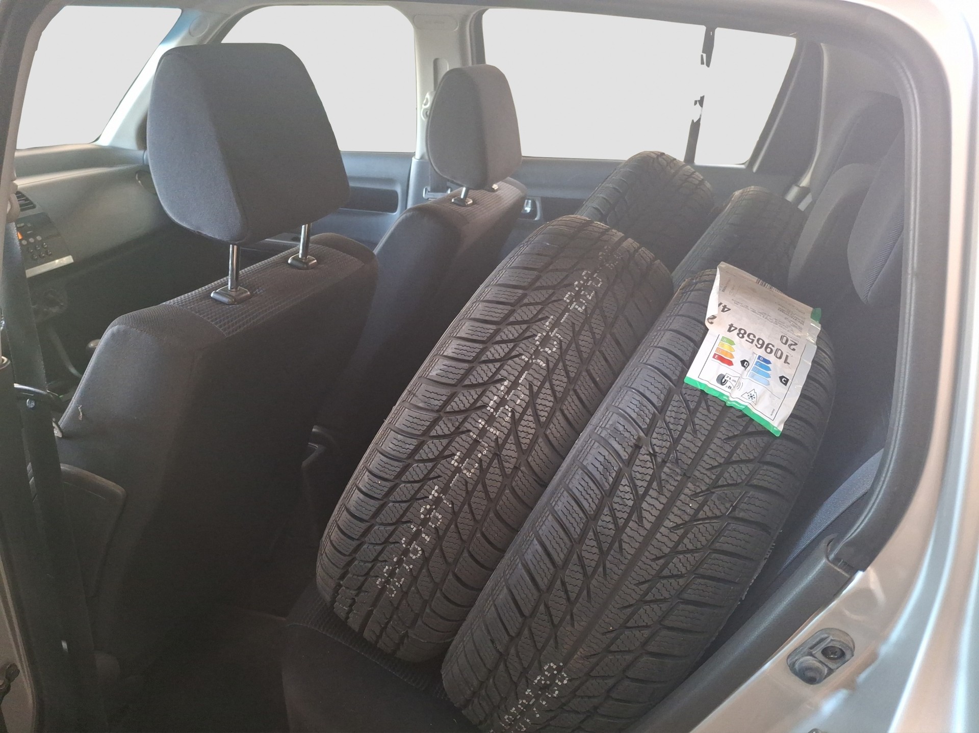 SUZUKI Swift 1.3i 16V GL Top Piz Sulai LE 4x4-image-6