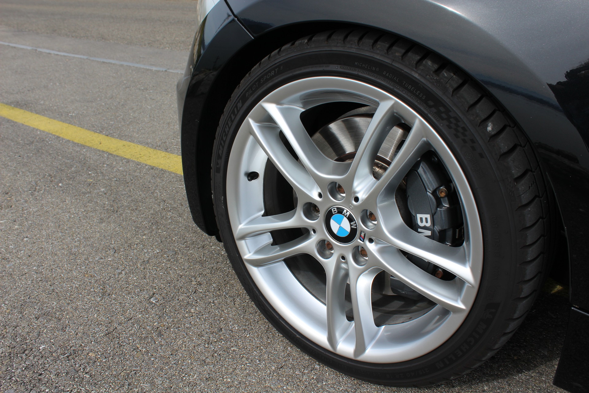 BMW 135i-image-10
