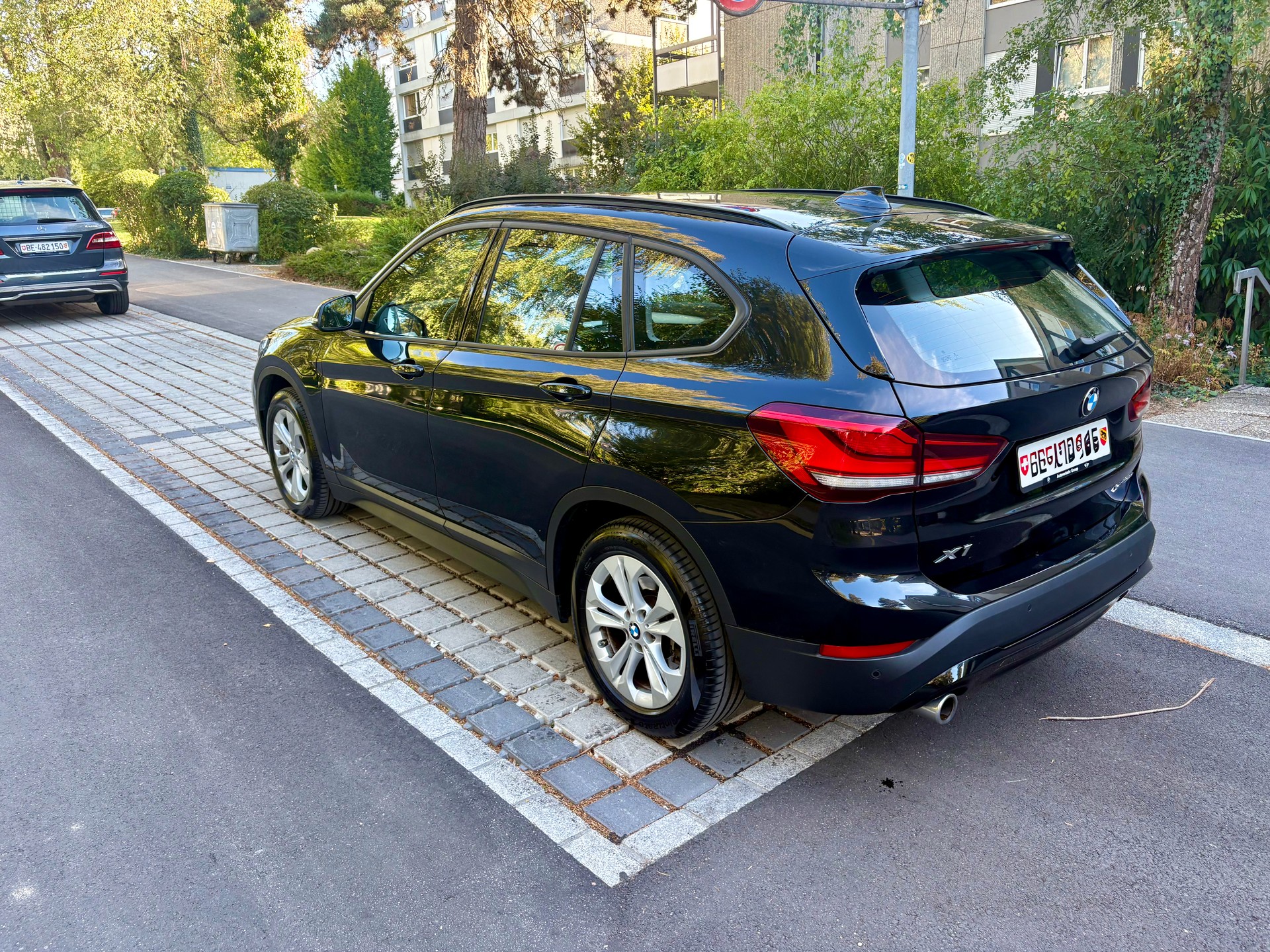 BMW 25e xDrive Sport Line Steptronic-image-3