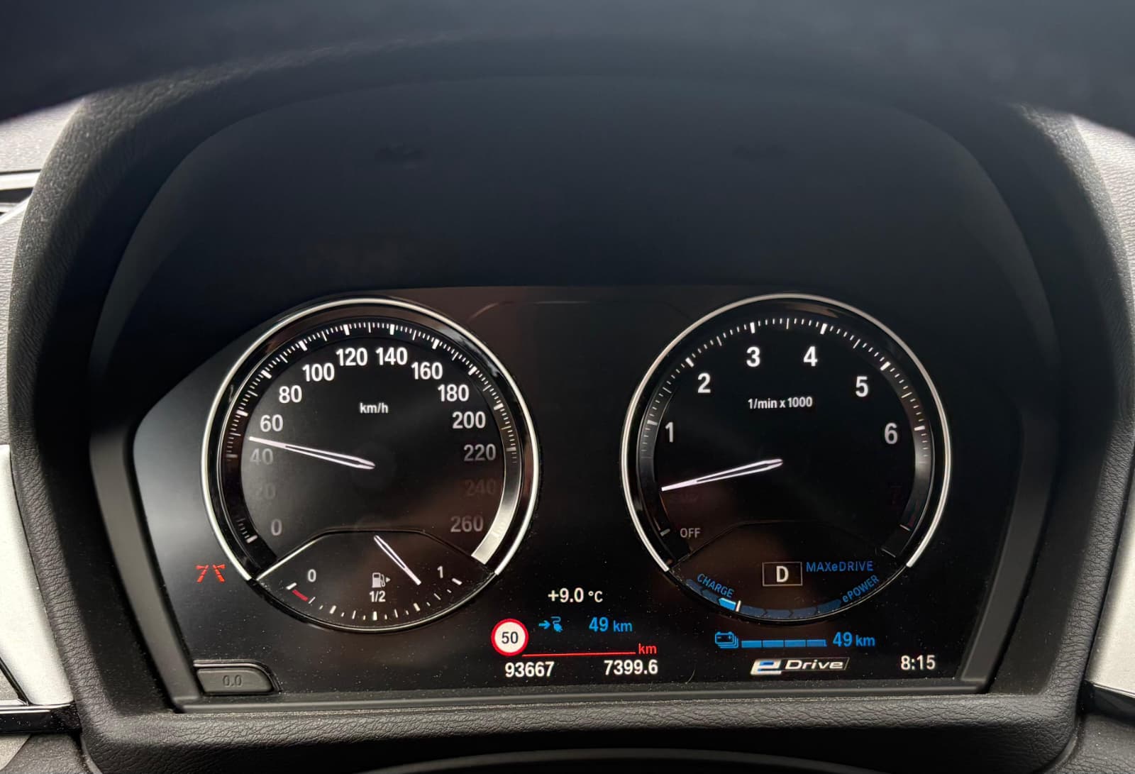 BMW 25e xDrive Sport Line Steptronic-image-8