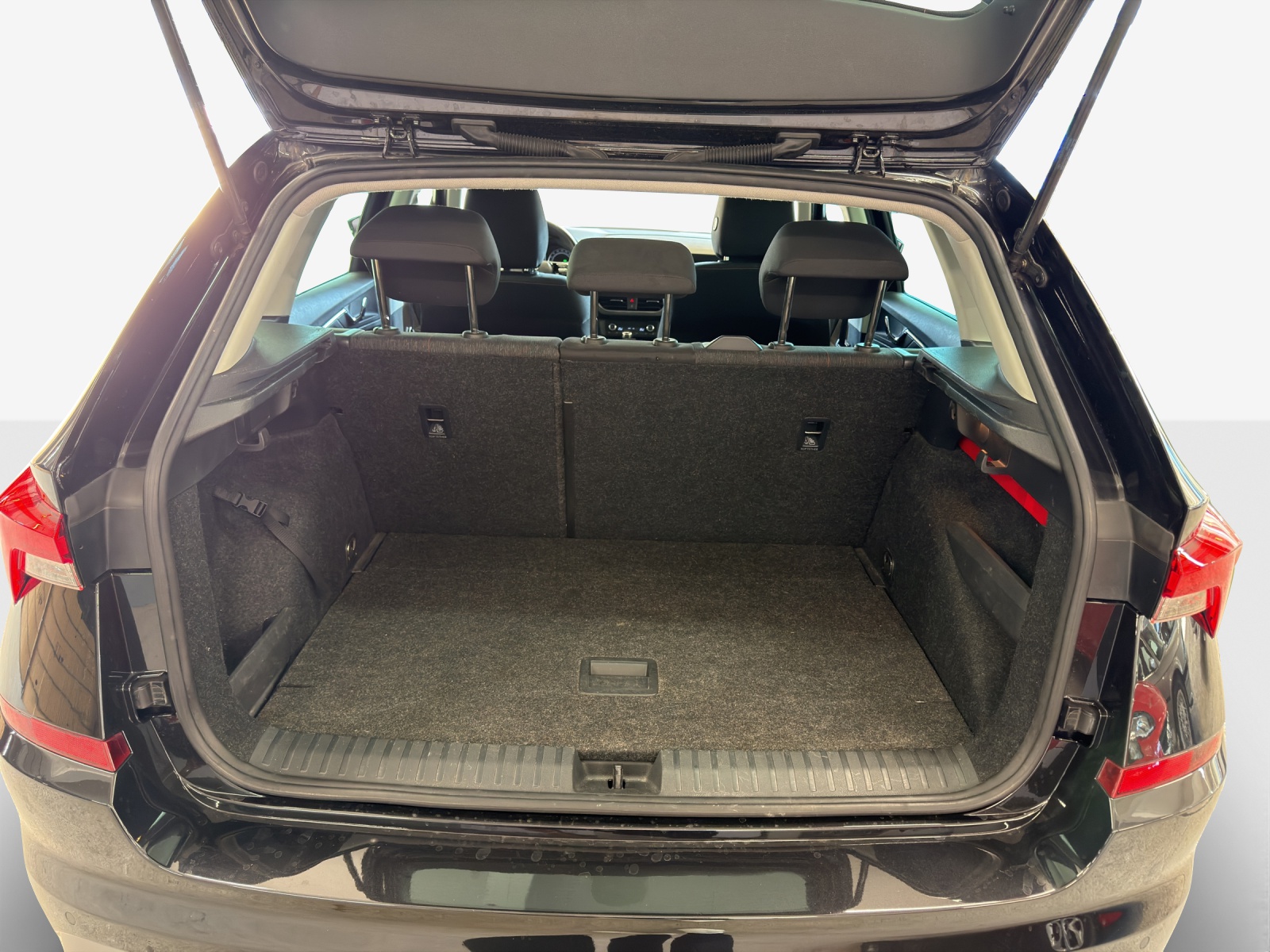SKODA Kamiq 1.0 TSI Style DSG-image-12