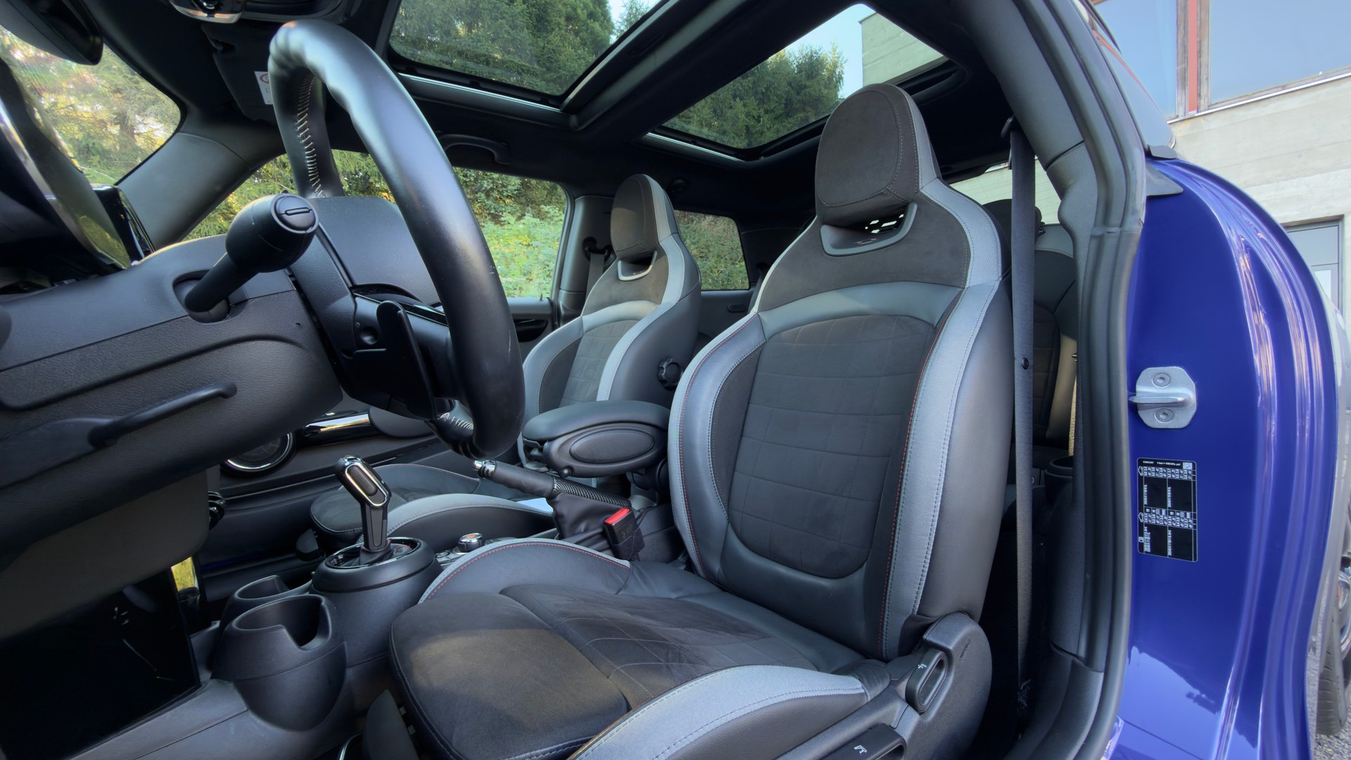 MINI Cooper John Cooper Works Steptronic-image-8