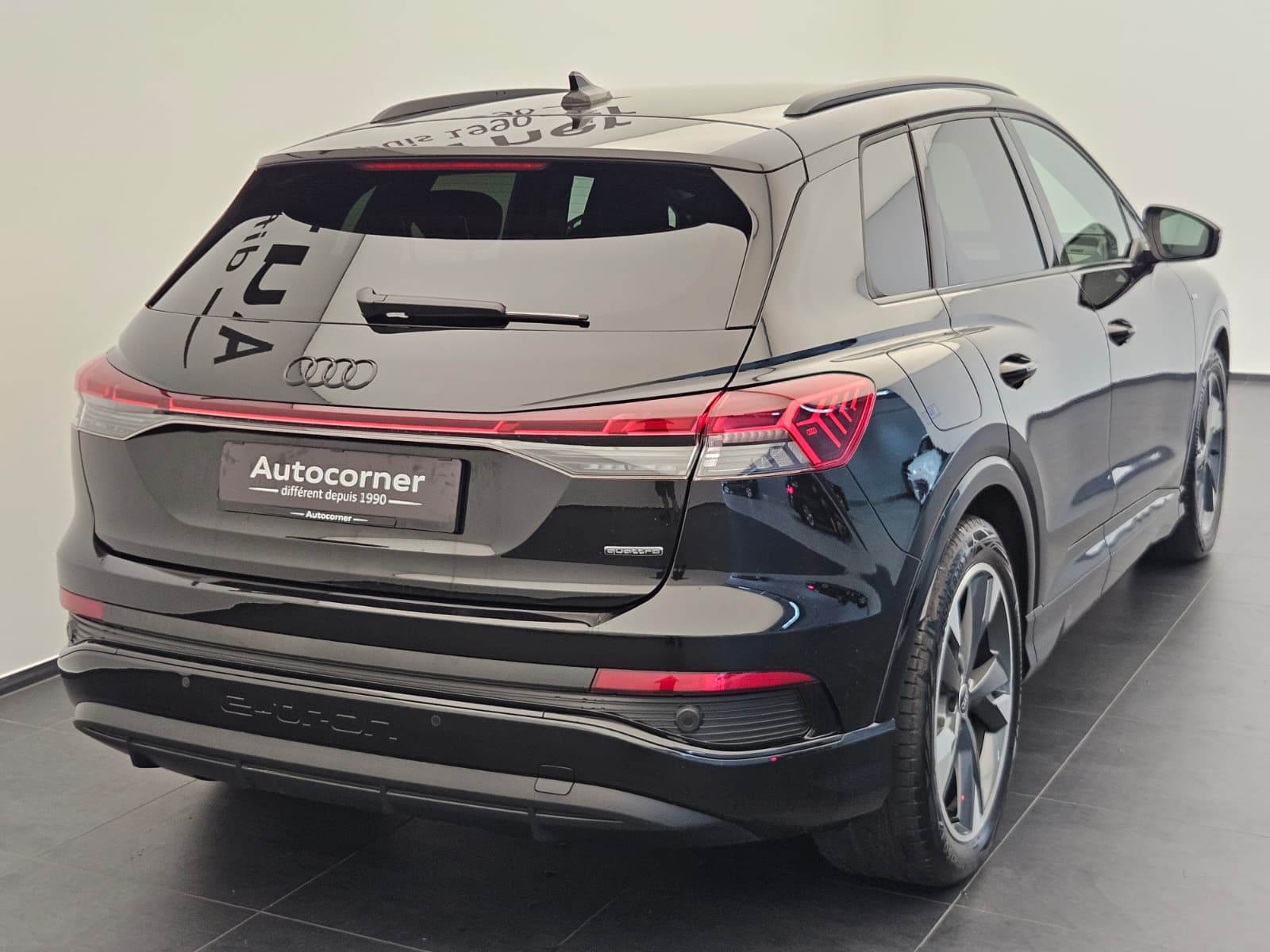 AUDI Q4 e-tron 45 quattro-image-6