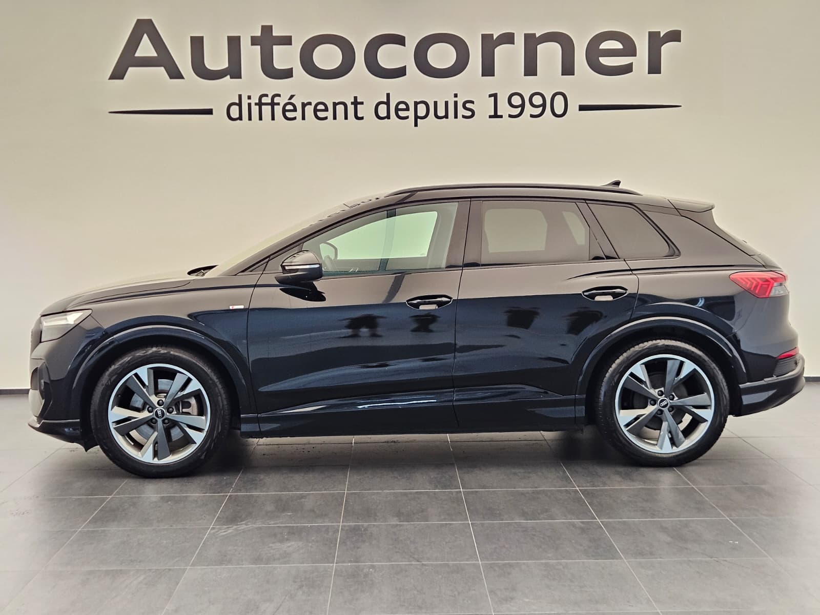 AUDI Q4 e-tron 45 quattro-image-1