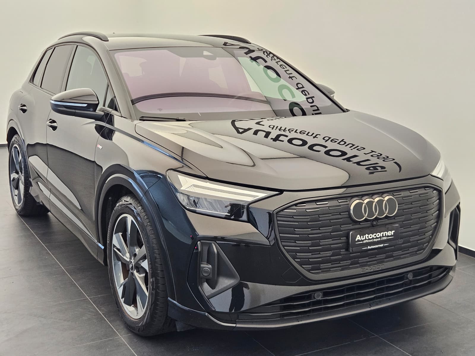 AUDI Q4 e-tron 45 quattro-image-4