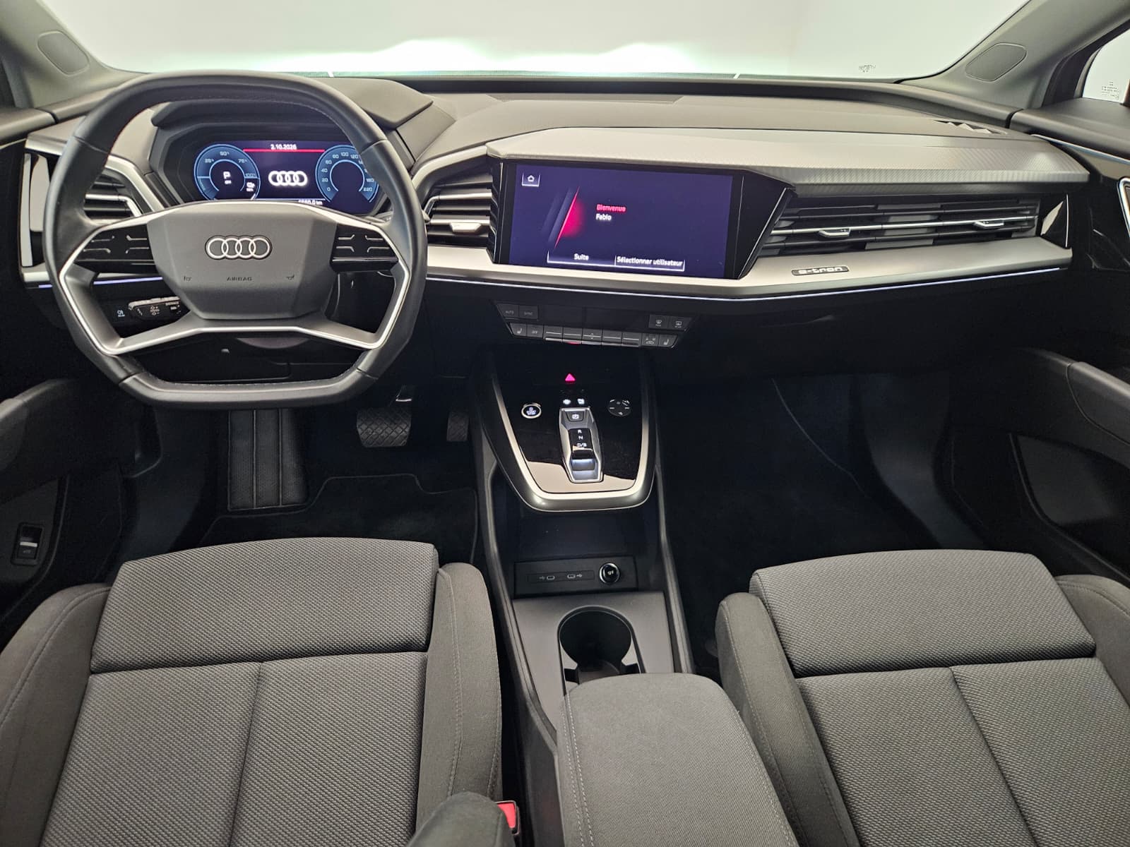 AUDI Q4 e-tron 45 quattro-image-9