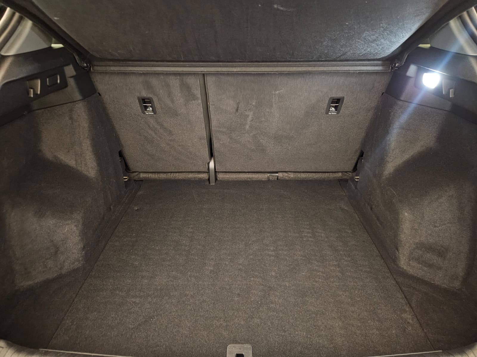 AUDI Q4 e-tron 45 quattro-image-14